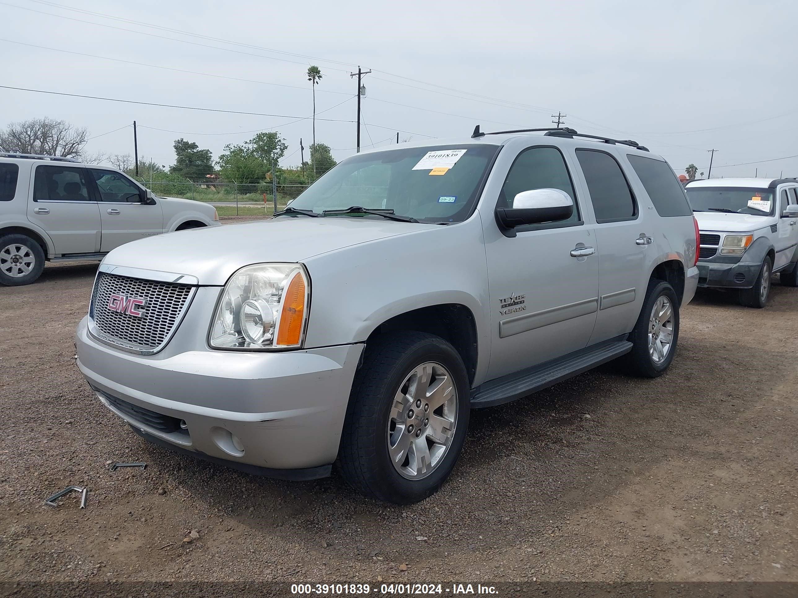 Photo 1 VIN: 1GKUCCE07AR146223 - GMC YUKON 