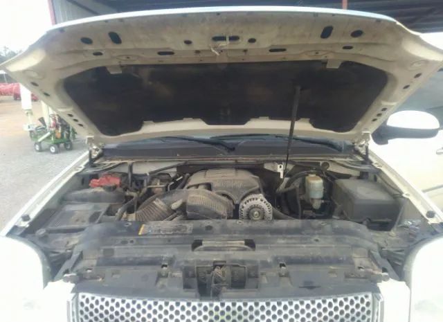 Photo 9 VIN: 1GKUCEEF4AR227809 - GMC YUKON 