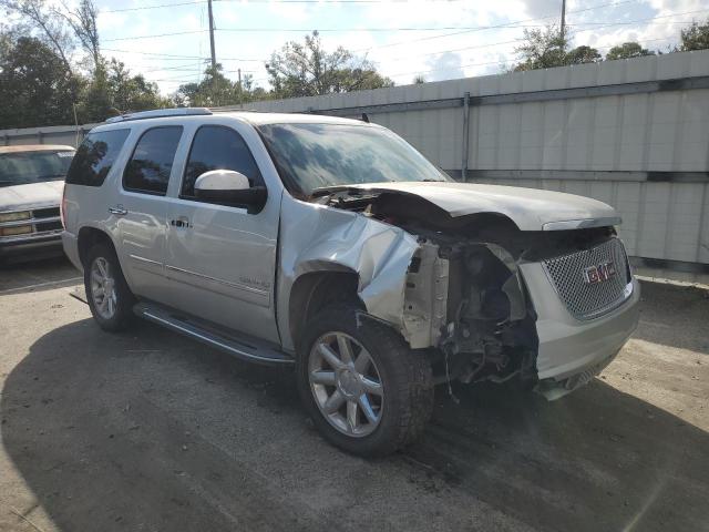 Photo 3 VIN: 1GKUCEEF8AR272963 - GMC YUKON 