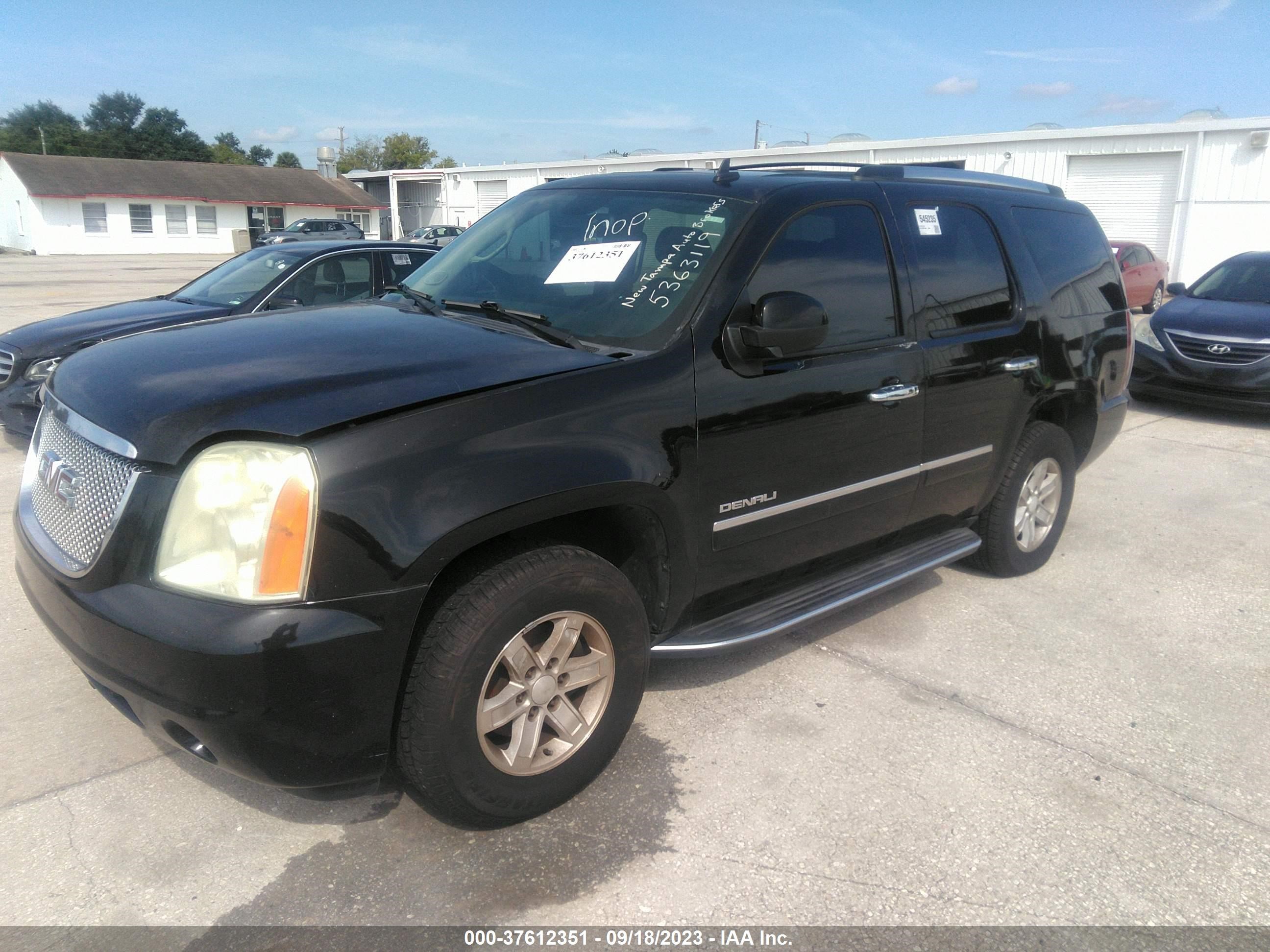 Photo 1 VIN: 1GKUCEEF9AR216255 - GMC YUKON 