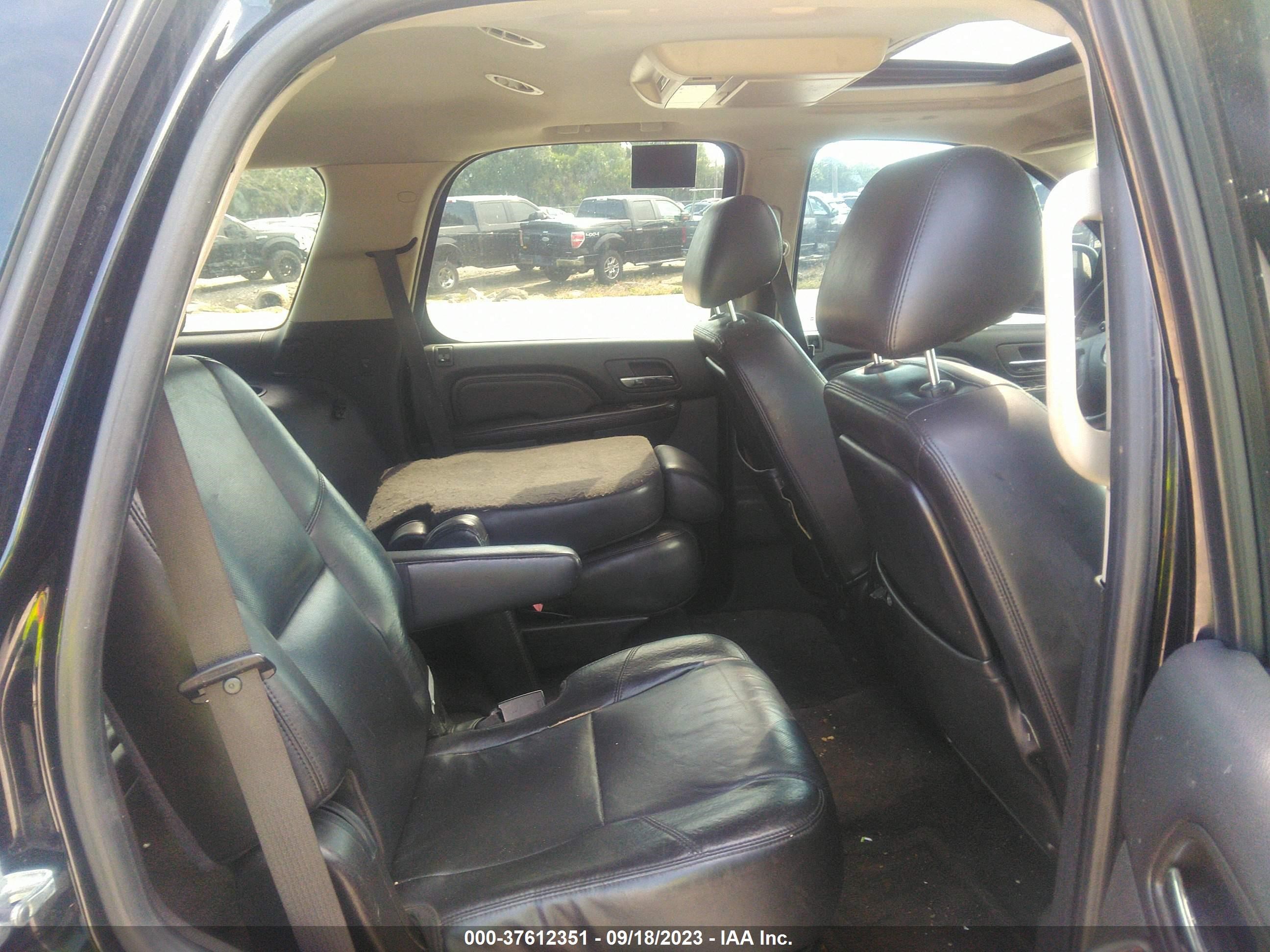 Photo 7 VIN: 1GKUCEEF9AR216255 - GMC YUKON 