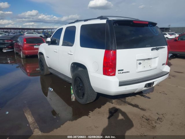 Photo 2 VIN: 1GKUKAE03AR128213 - GMC YUKON 