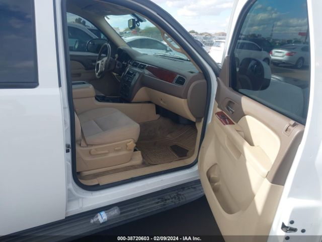 Photo 4 VIN: 1GKUKAE03AR128213 - GMC YUKON 