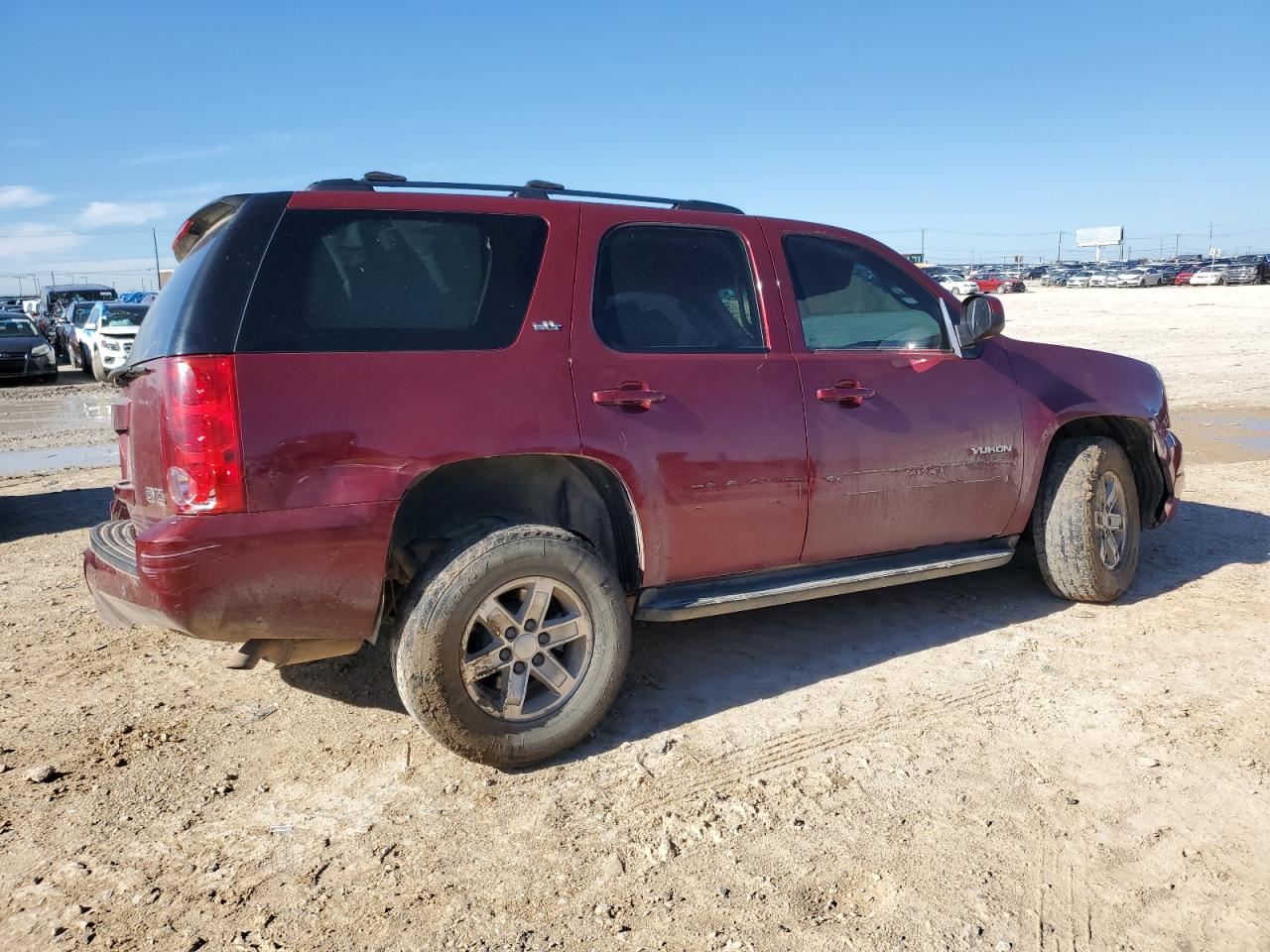 Photo 2 VIN: 1GKUKCE00AR210752 - GMC YUKON 