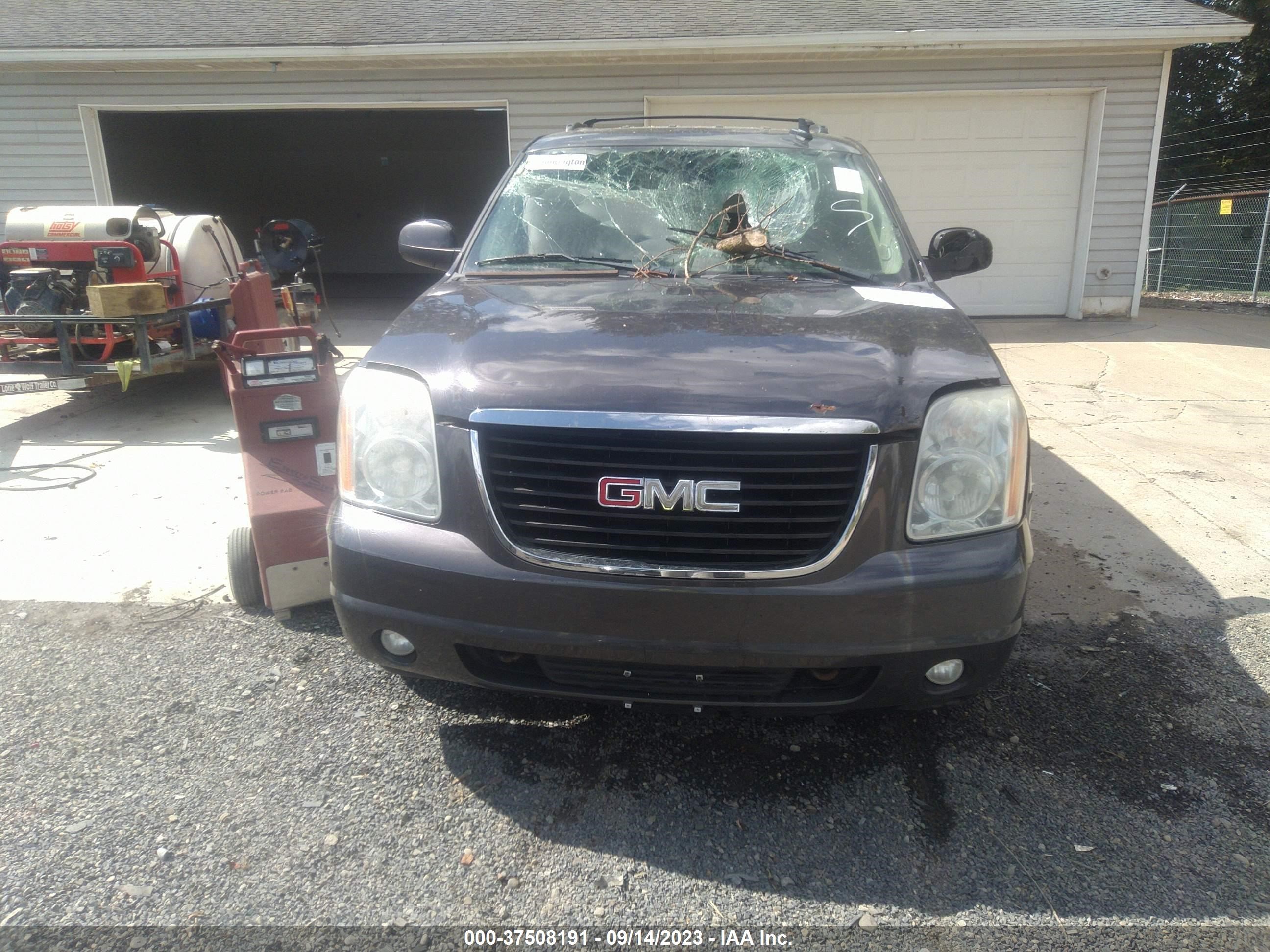 Photo 11 VIN: 1GKUKCE02AR275912 - GMC YUKON 