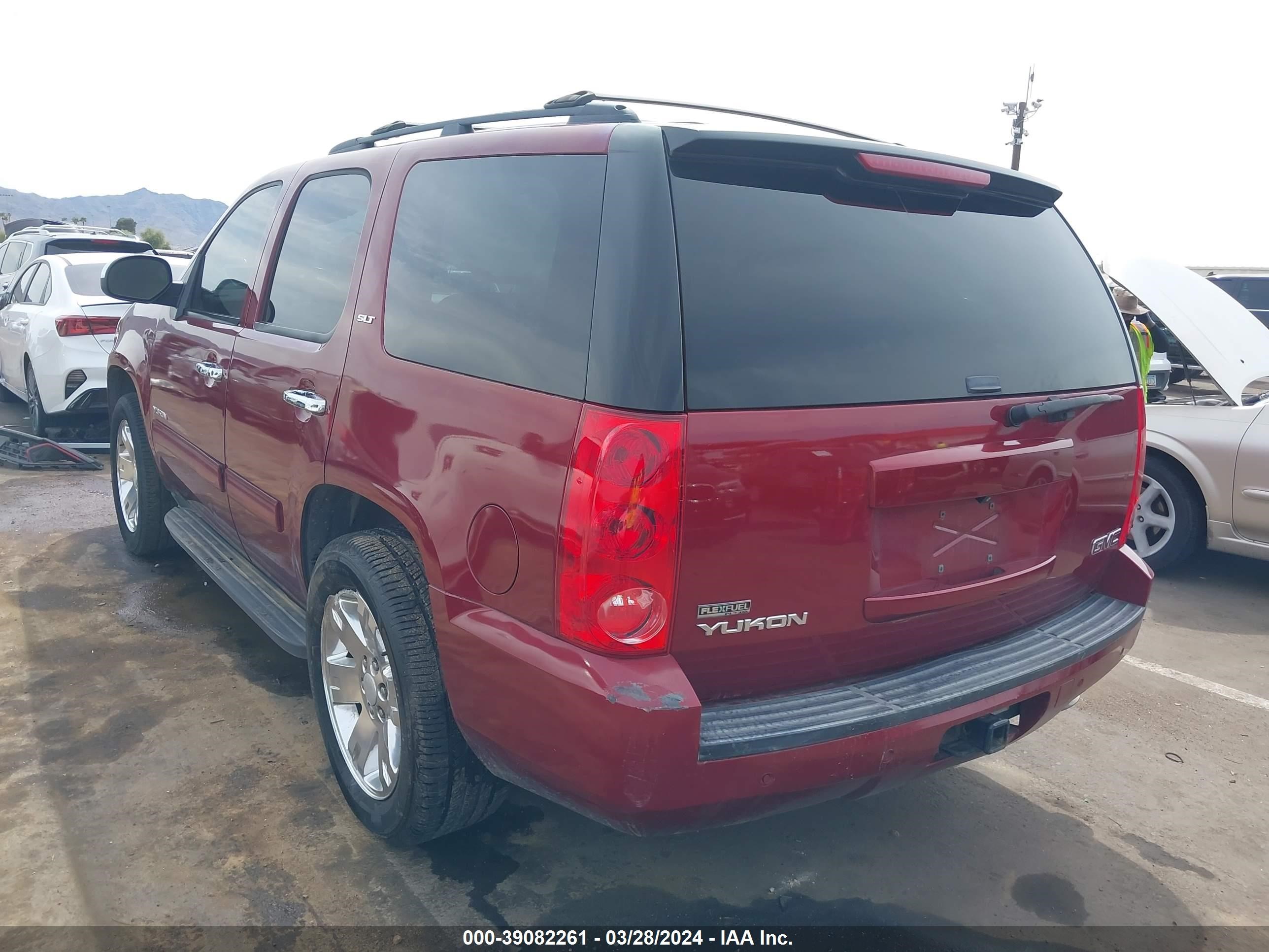 Photo 2 VIN: 1GKUKCE03AR161028 - GMC YUKON 