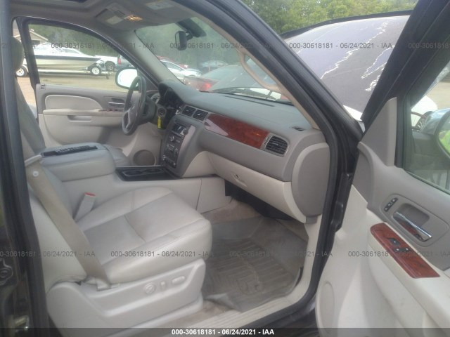 Photo 4 VIN: 1GKUKCE08AR167150 - GMC YUKON 