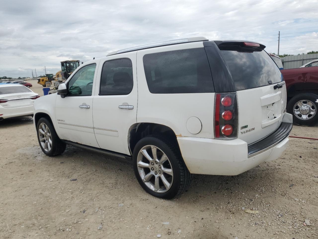 Photo 1 VIN: 1GKUKEEF4AR184155 - GMC YUKON 