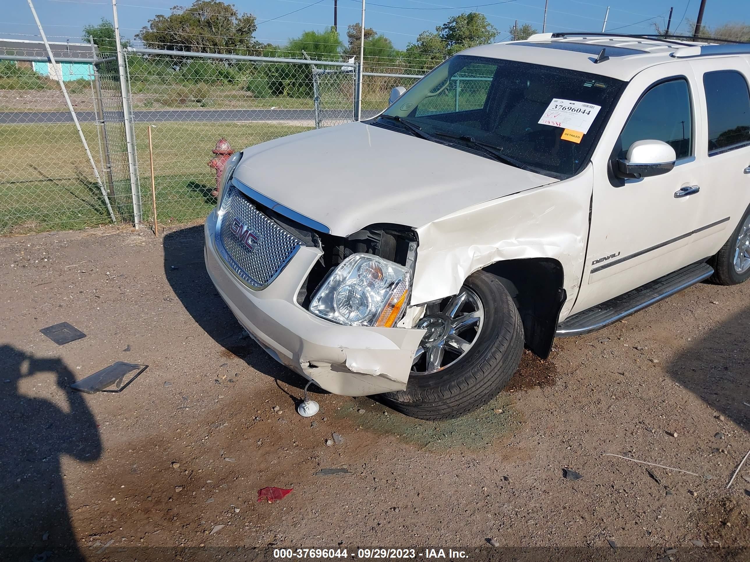 Photo 5 VIN: 1GKUKEEF7AR284234 - GMC YUKON 