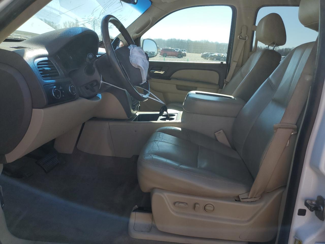 Photo 6 VIN: 1GKUKKE36AR172240 - GMC YUKON 