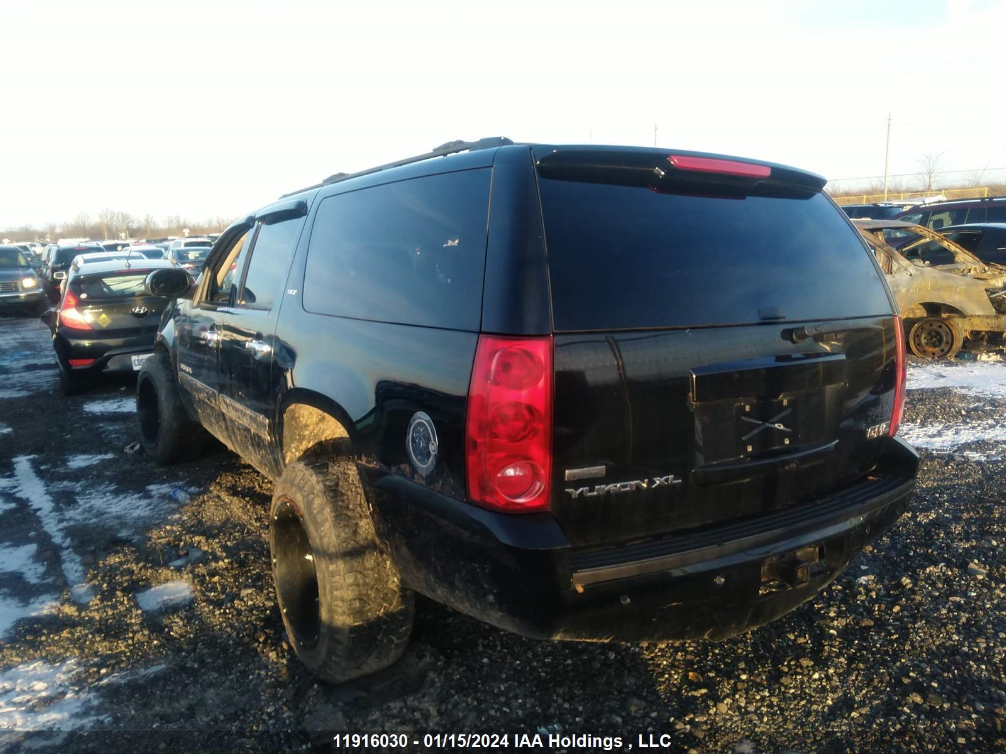 Photo 2 VIN: 1GKUKLE3XAR153454 - GMC YUKON 