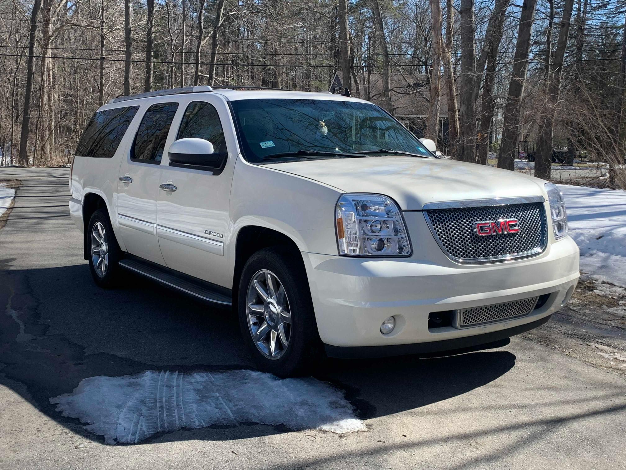 Photo 0 VIN: 1GKUKMEF2AR274415 - GMC YUKON XL D 