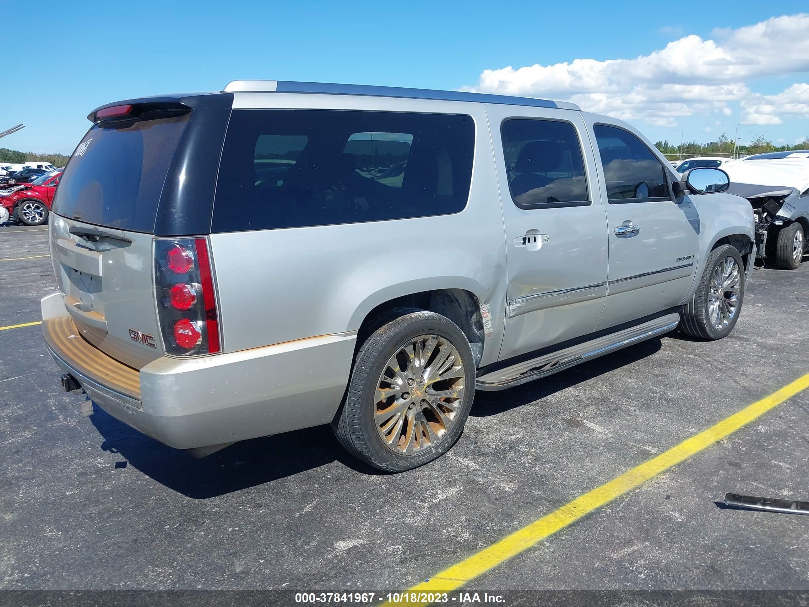 Photo 3 VIN: 1GKUKMEF3AR190068 - GMC YUKON 