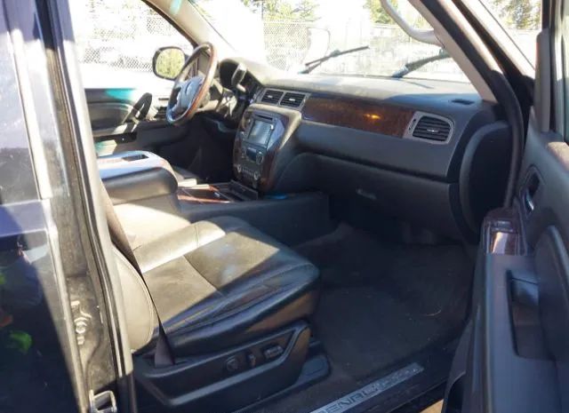 Photo 4 VIN: 1GKUKMEF6AR217764 - GMC YUKON XL 