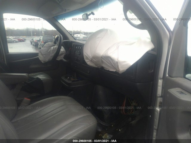 Photo 4 VIN: 1GKW7PFG9C1200400 - GMC SAVANA PASSENGER 