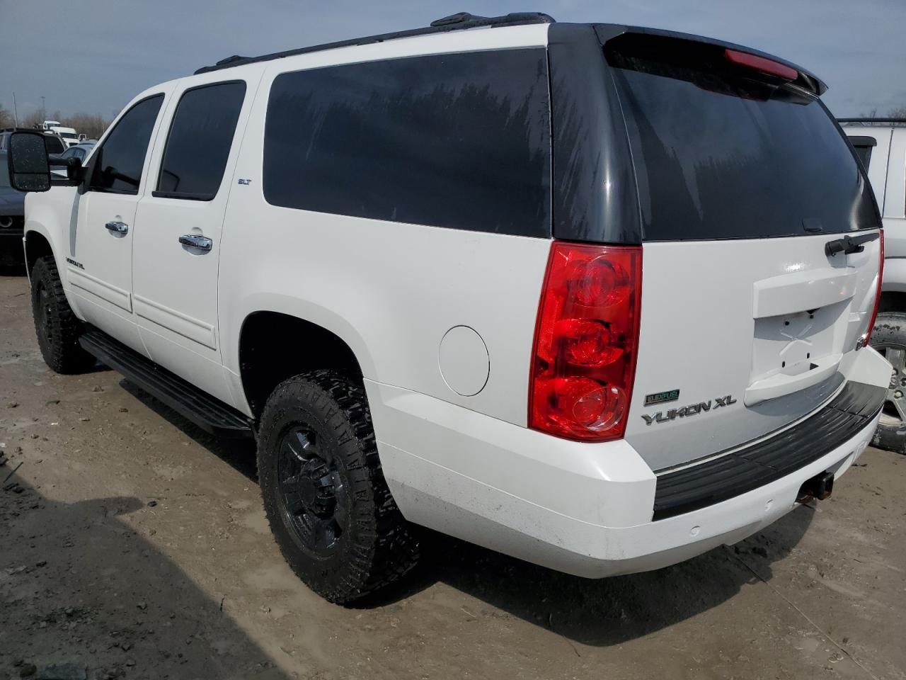 Photo 1 VIN: 1GKZKREG6AR163734 - GMC YUKON 