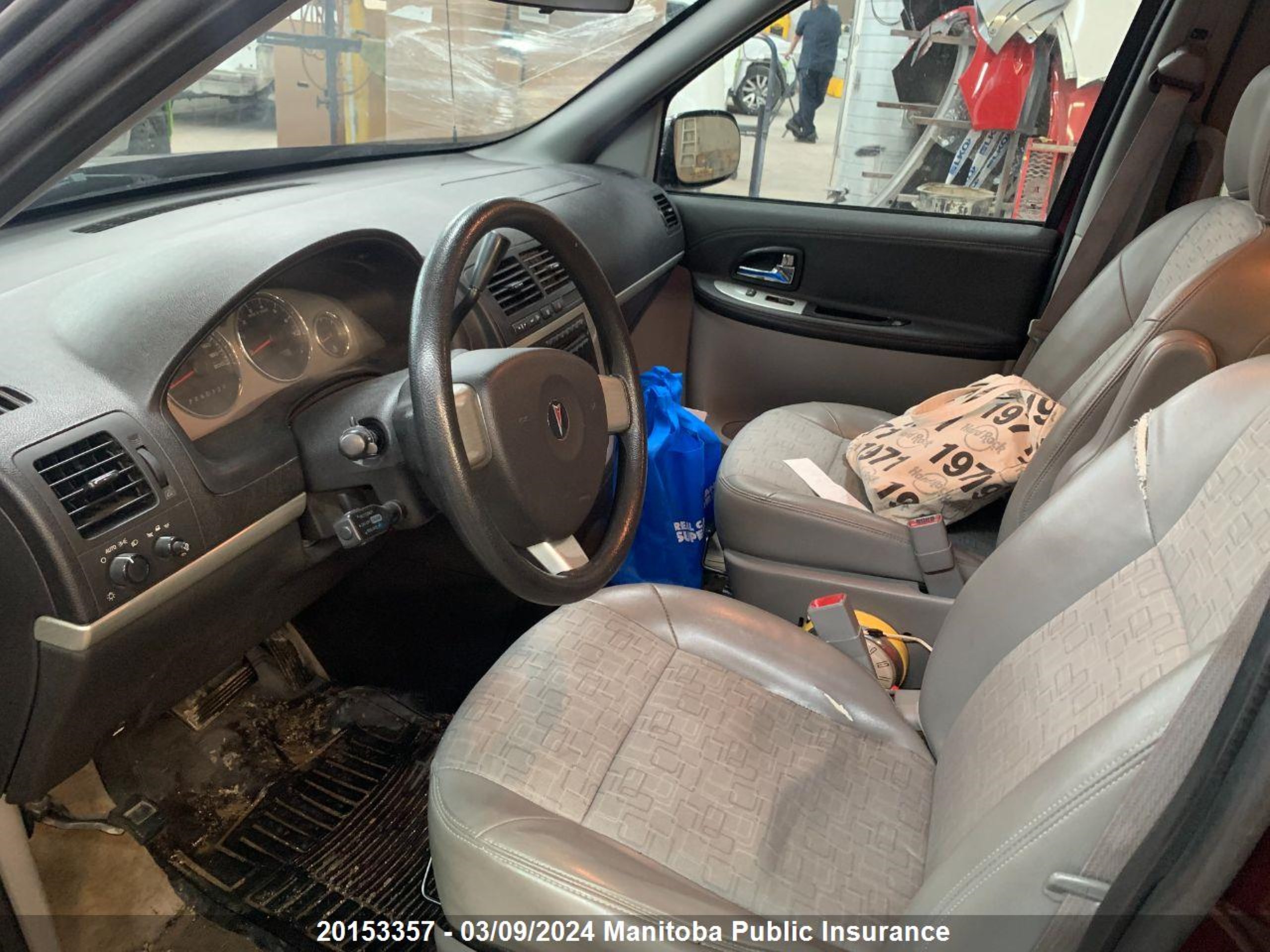 Photo 5 VIN: 1GMDU03168D164797 - PONTIAC MONTANA 