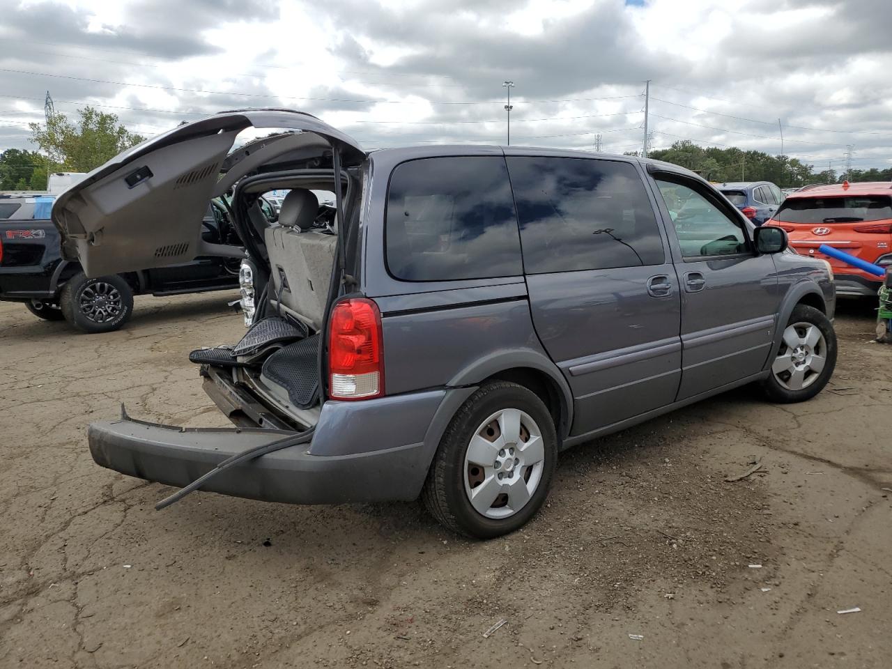 Photo 2 VIN: 1GMDU03177D209955 - PONTIAC MONTANA 