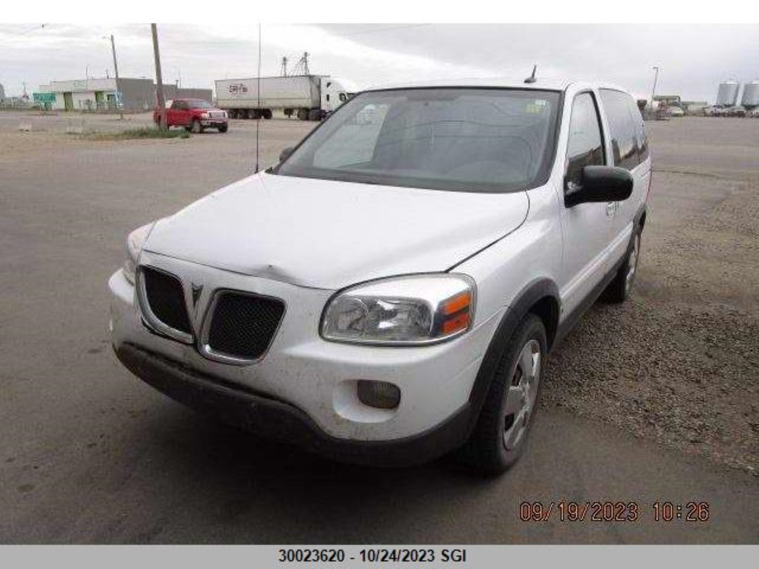 Photo 1 VIN: 1GMDU03189D114114 - PONTIAC MONTANA 