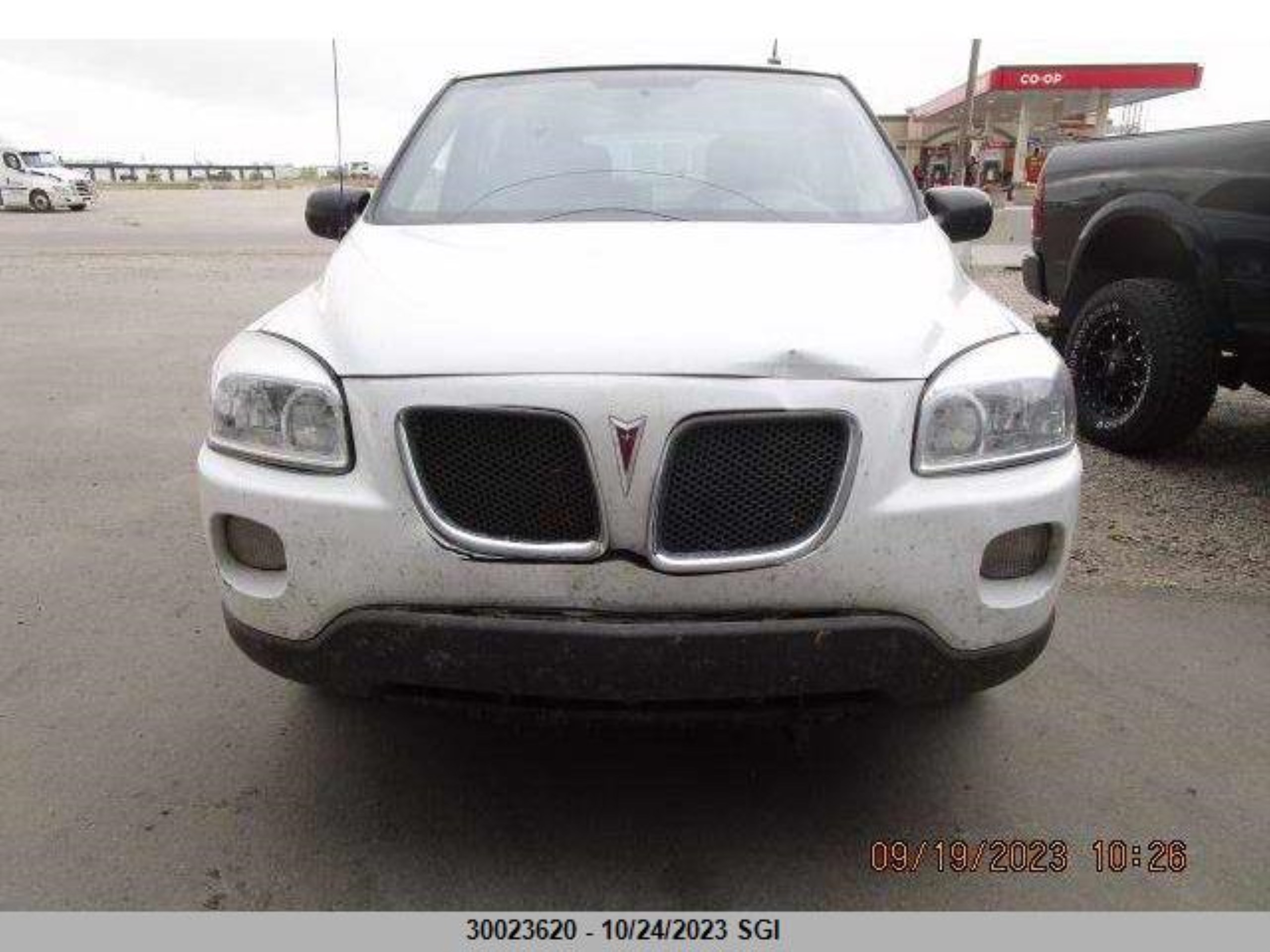 Photo 4 VIN: 1GMDU03189D114114 - PONTIAC MONTANA 