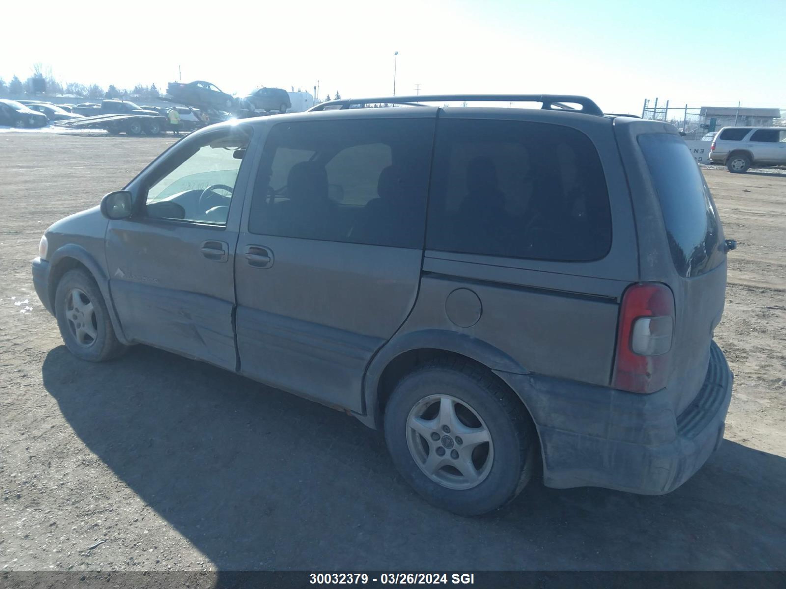 Photo 2 VIN: 1GMDU03E32D295390 - PONTIAC MONTANA 