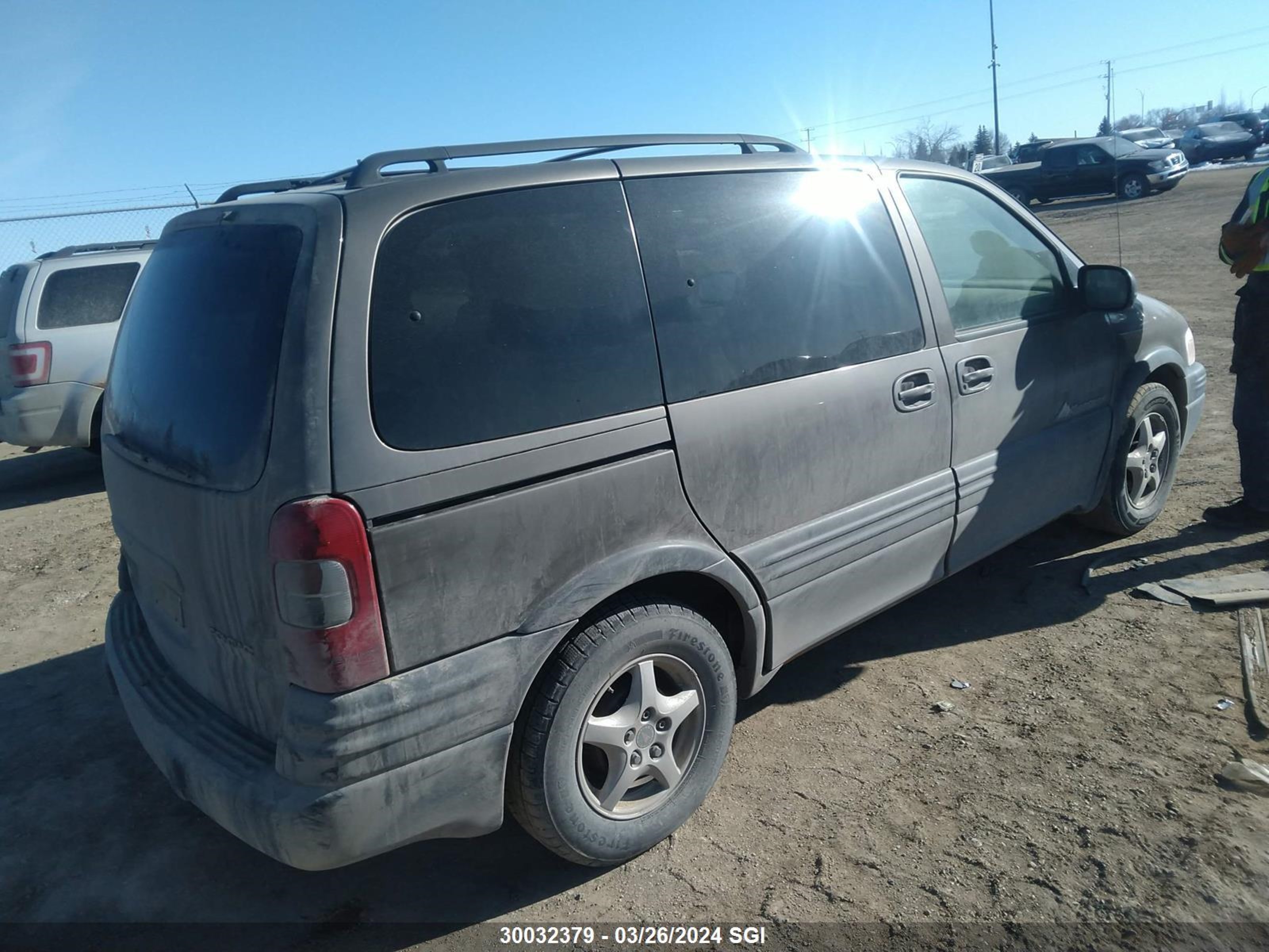 Photo 3 VIN: 1GMDU03E32D295390 - PONTIAC MONTANA 