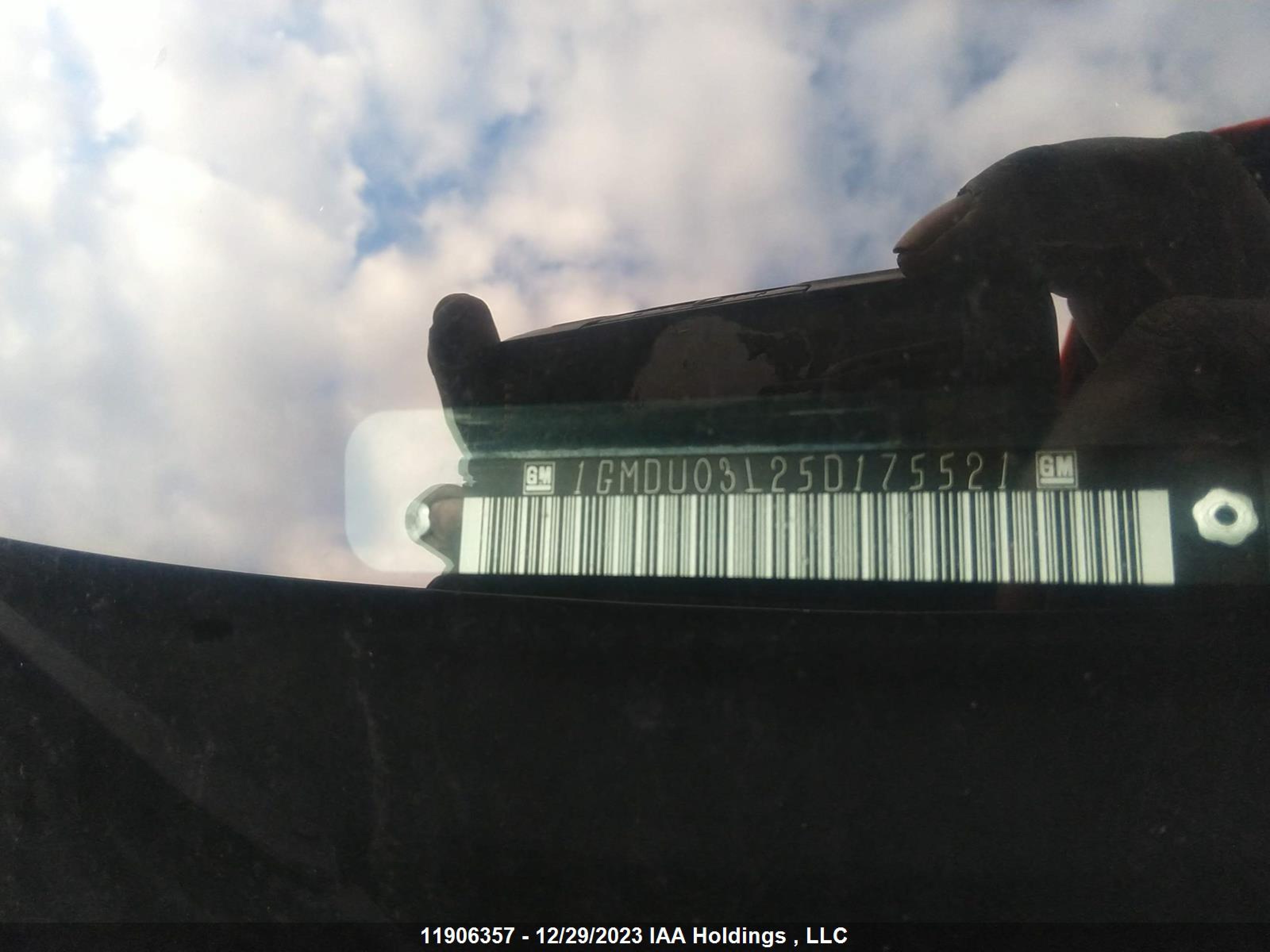 Photo 8 VIN: 1GMDU03L25D175521 - PONTIAC TRANS-SPORT 