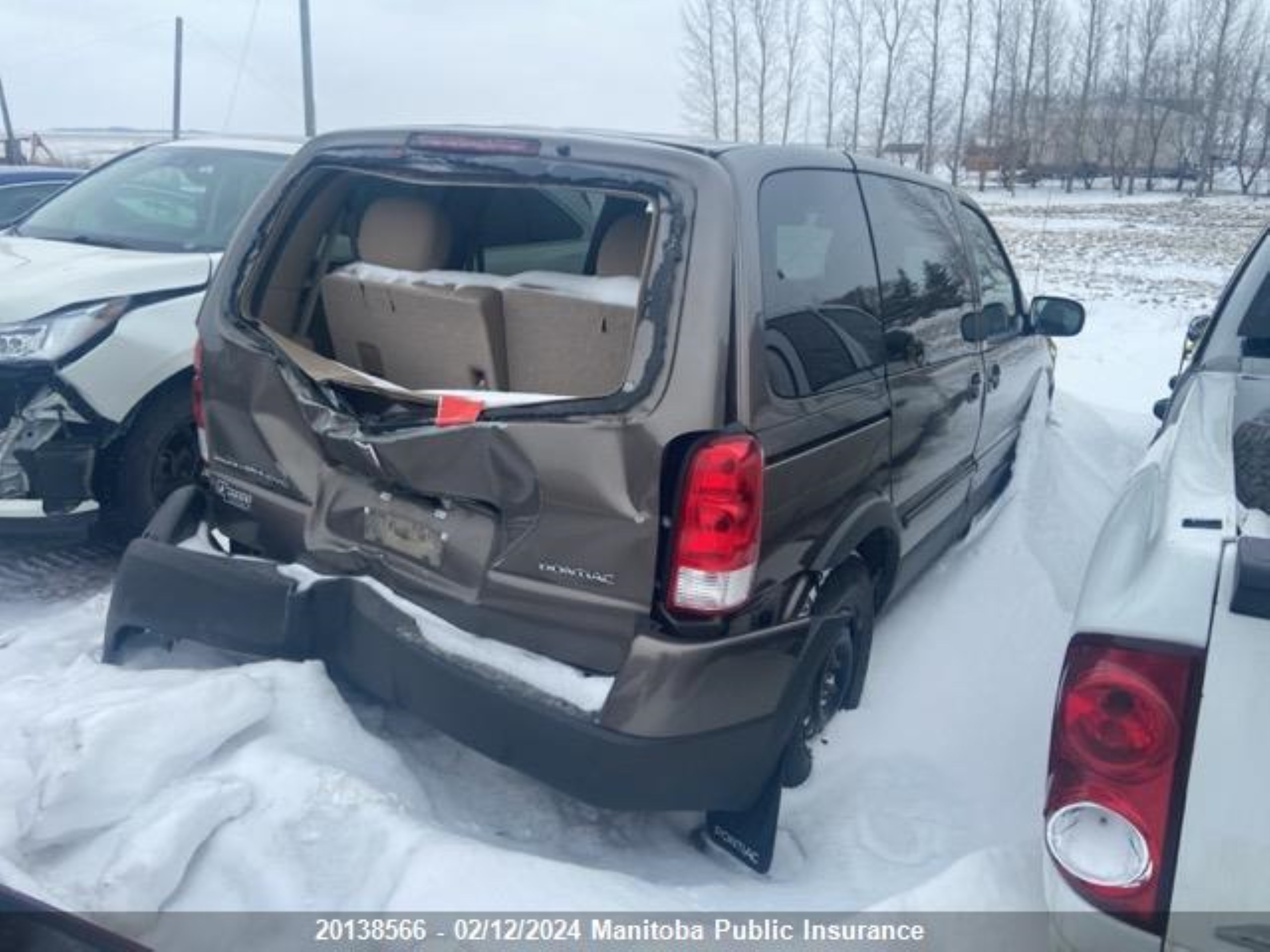 Photo 2 VIN: 1GMDU03L95D273302 - PONTIAC MONTANA 