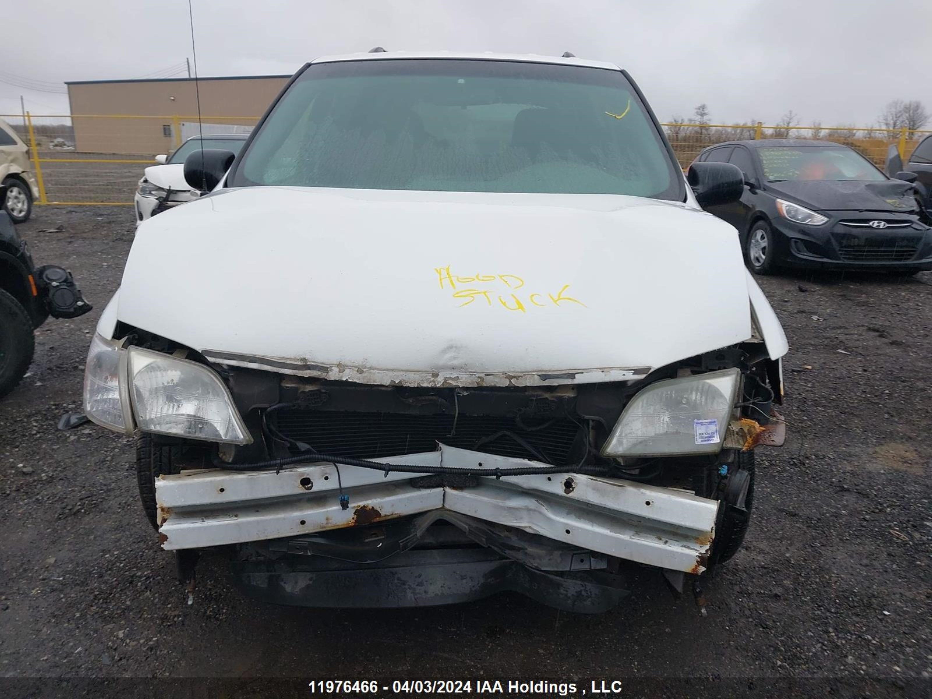 Photo 11 VIN: 1GMDV03E45D111088 - PONTIAC MONTANA 