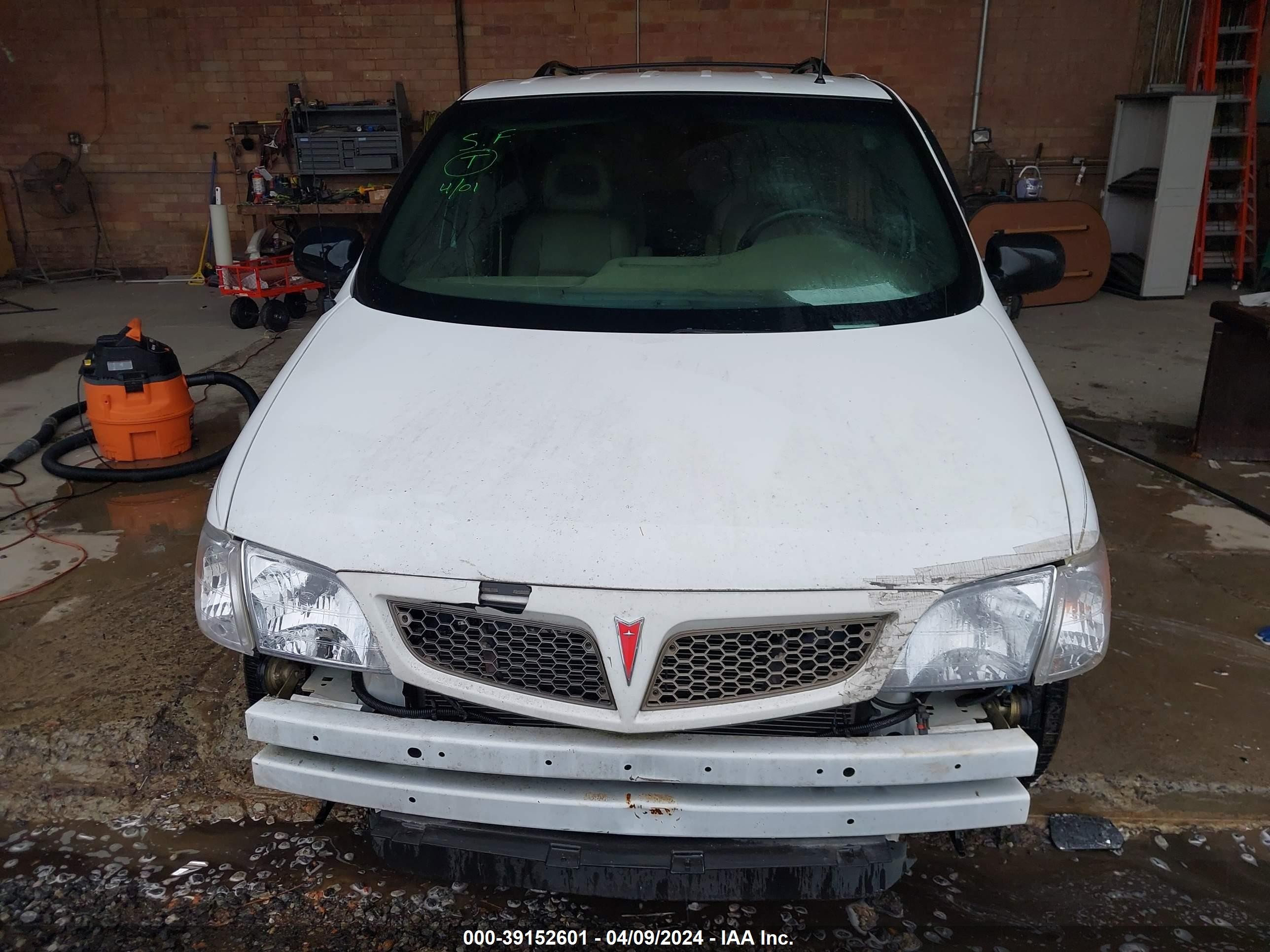 Photo 11 VIN: 1GMDV03E82D181527 - PONTIAC MONTANA 