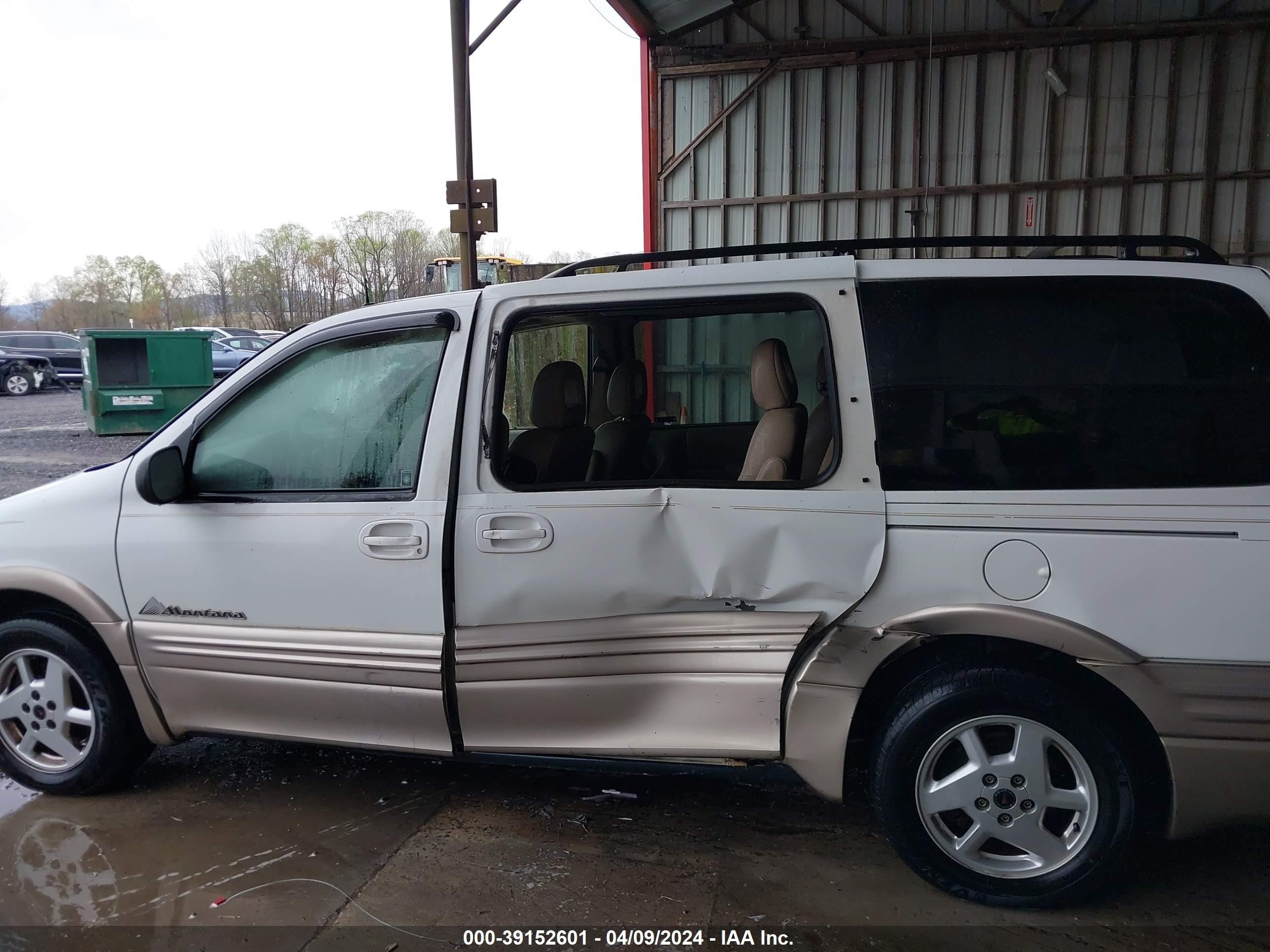 Photo 13 VIN: 1GMDV03E82D181527 - PONTIAC MONTANA 