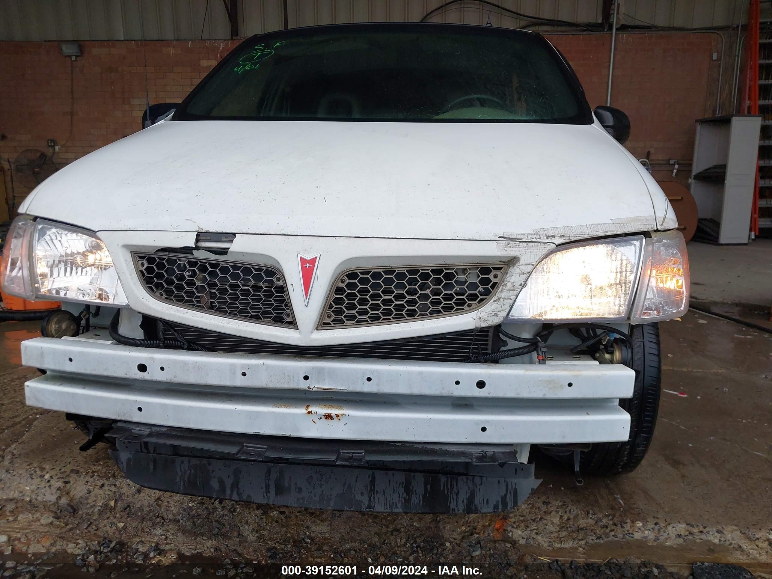 Photo 16 VIN: 1GMDV03E82D181527 - PONTIAC MONTANA 