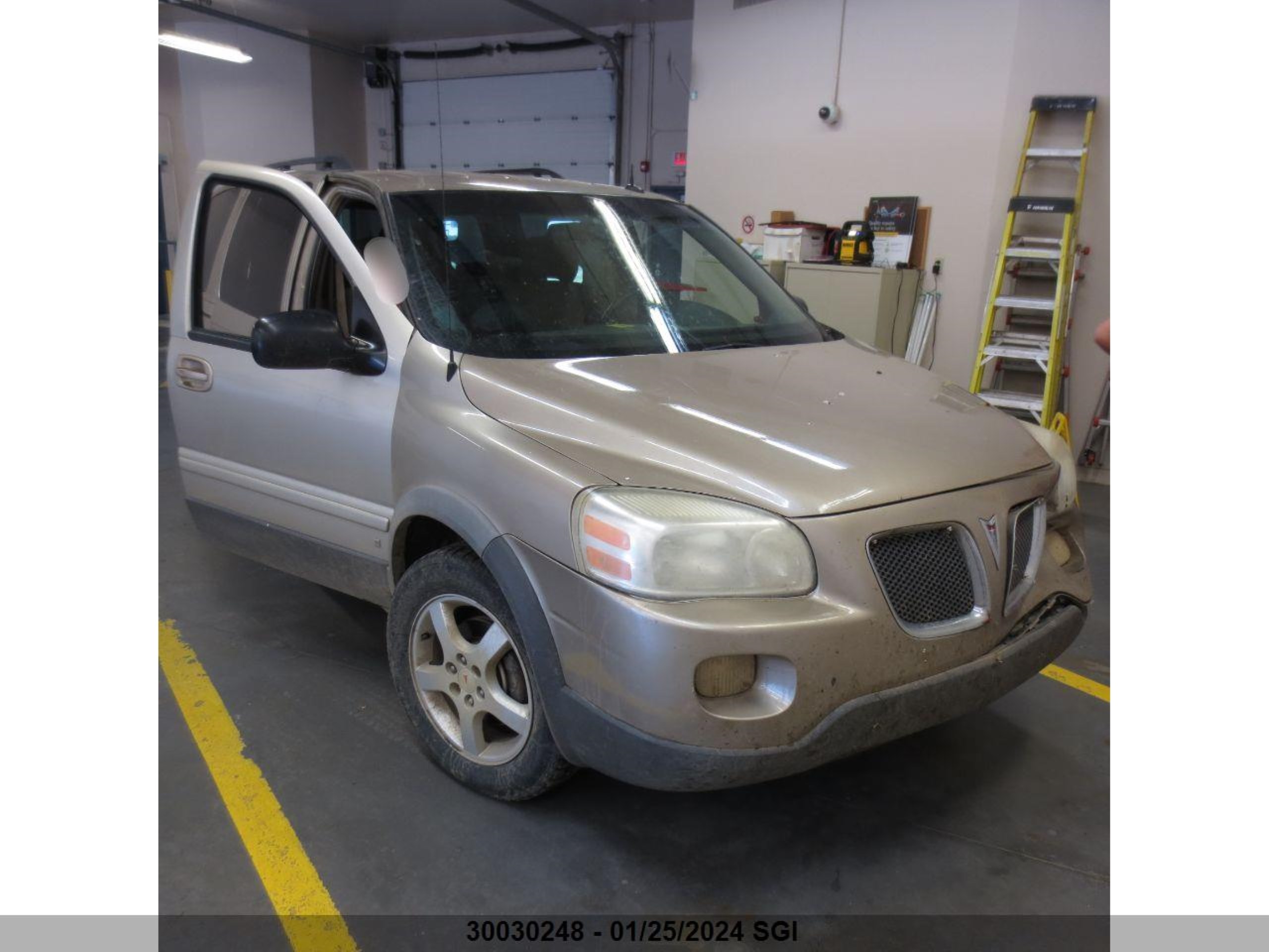 Photo 0 VIN: 1GMDV03L16D204666 - PONTIAC MONTANA 