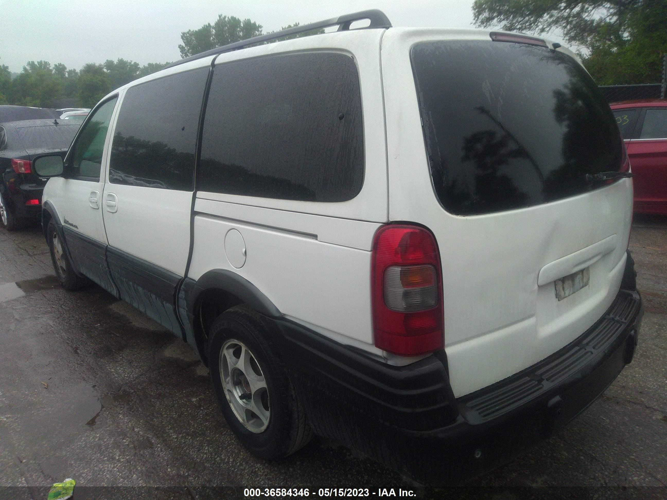 Photo 2 VIN: 1GMDV23E15D101856 - PONTIAC MONTANA 