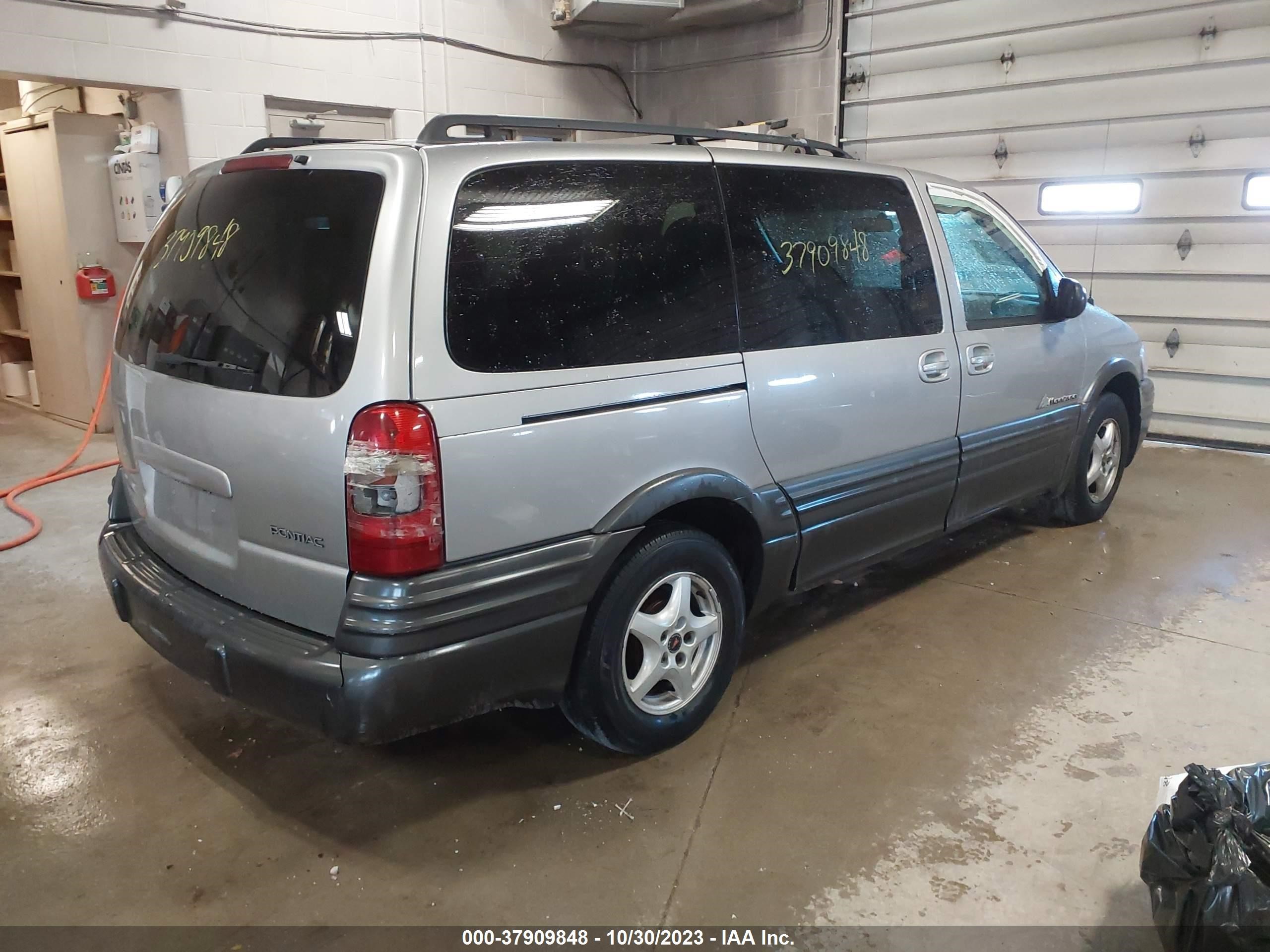 Photo 3 VIN: 1GMDV23E55D123049 - PONTIAC MONTANA 