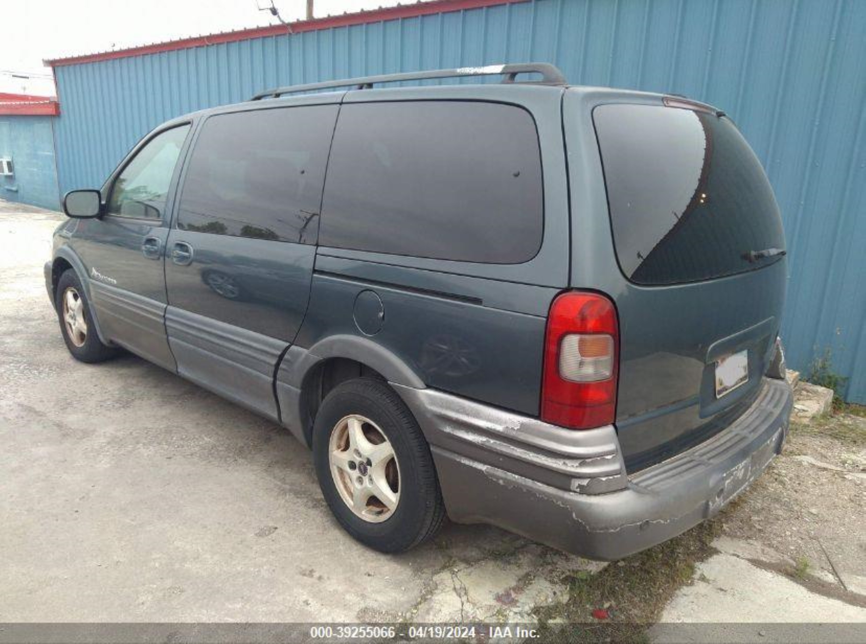 Photo 2 VIN: 1GMDV23E75D147837 - PONTIAC MONTANA 