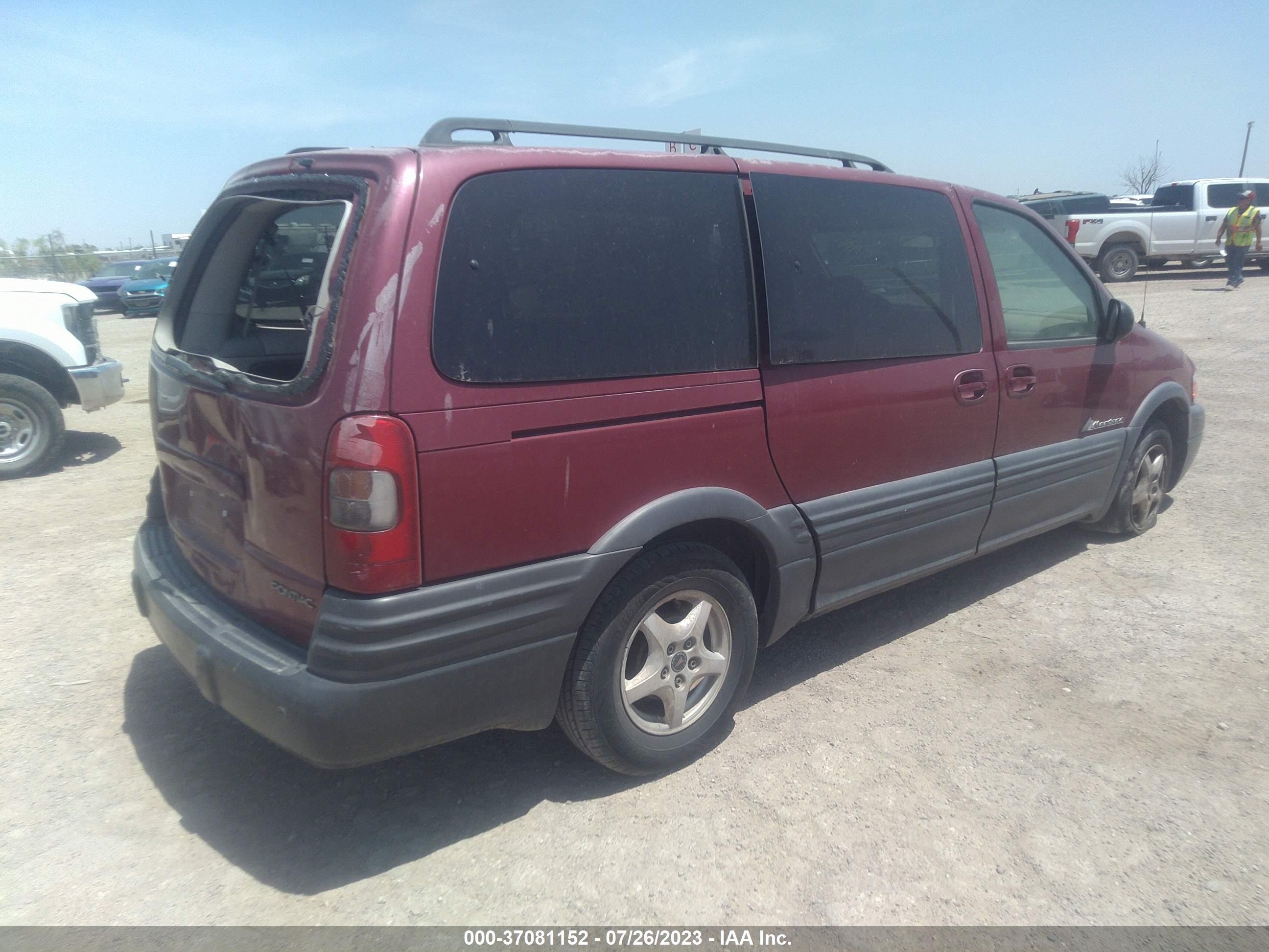 Photo 3 VIN: 1GMDV23E85D101885 - PONTIAC MONTANA 