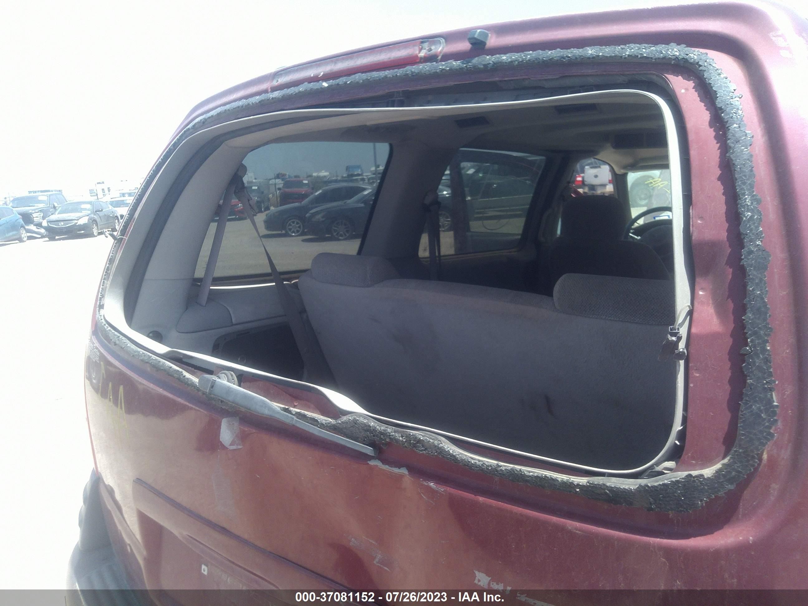 Photo 5 VIN: 1GMDV23E85D101885 - PONTIAC MONTANA 