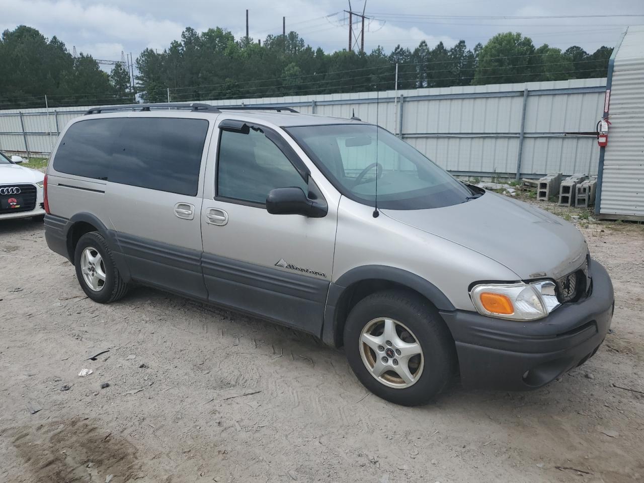 Photo 3 VIN: 1GMDV33E55D136695 - PONTIAC MONTANA 