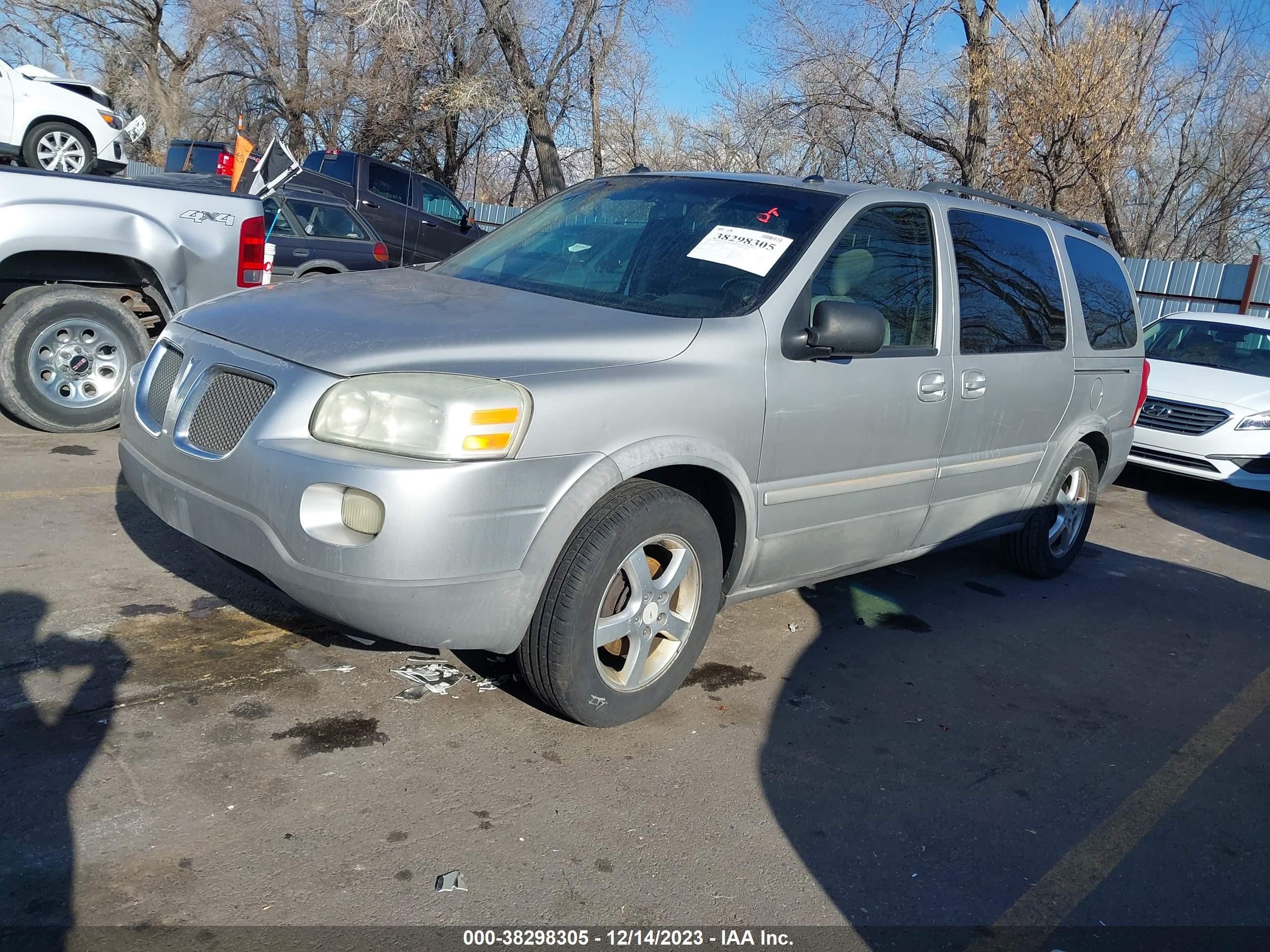 Photo 1 VIN: 1GMDV33L55D170120 - PONTIAC MONTANA 