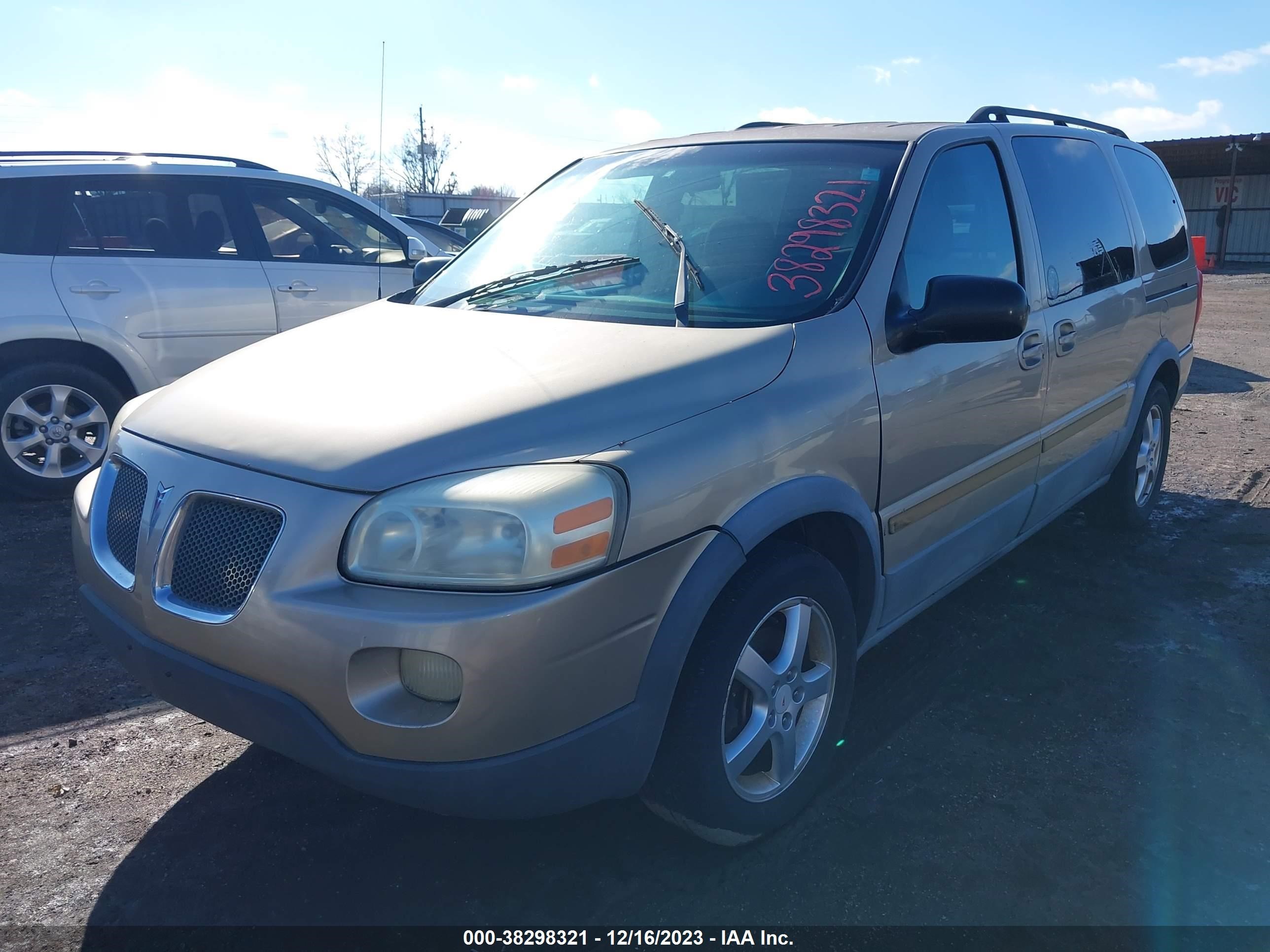 Photo 1 VIN: 1GMDV33L55D181828 - PONTIAC MONTANA 