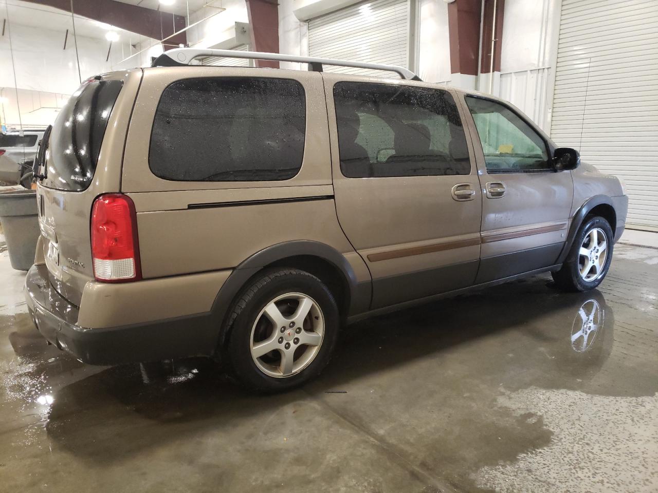 Photo 2 VIN: 1GMDV33L56D221620 - PONTIAC MONTANA 