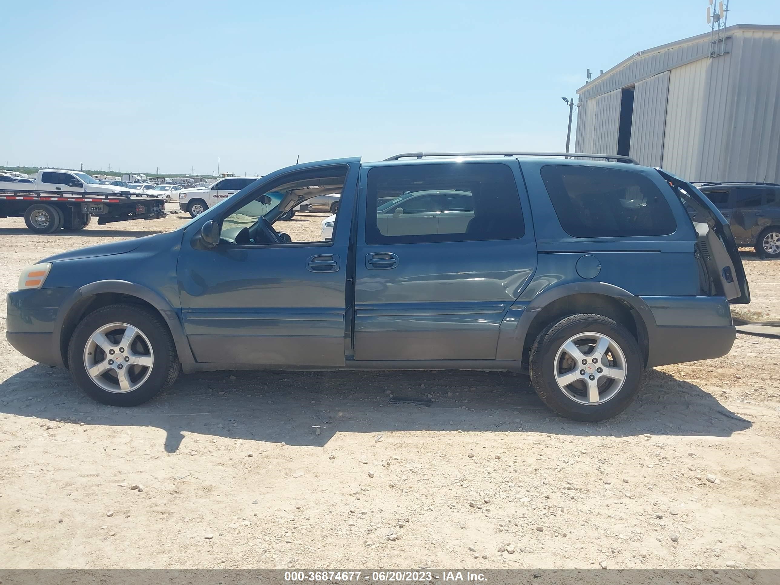 Photo 12 VIN: 1GMDV33L85D175523 - PONTIAC MONTANA 