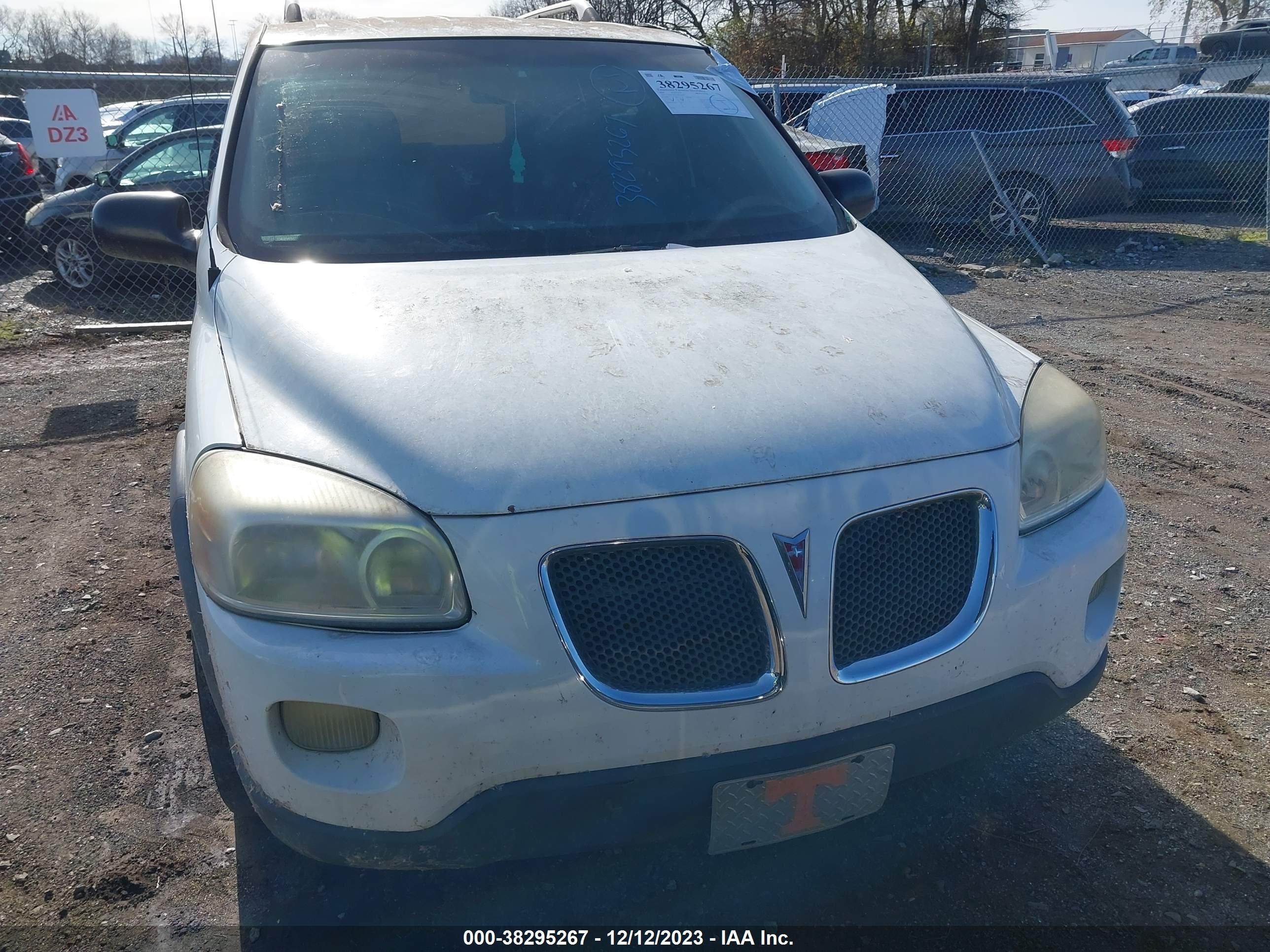 Photo 11 VIN: 1GMDV33LX6D106592 - PONTIAC NULL 