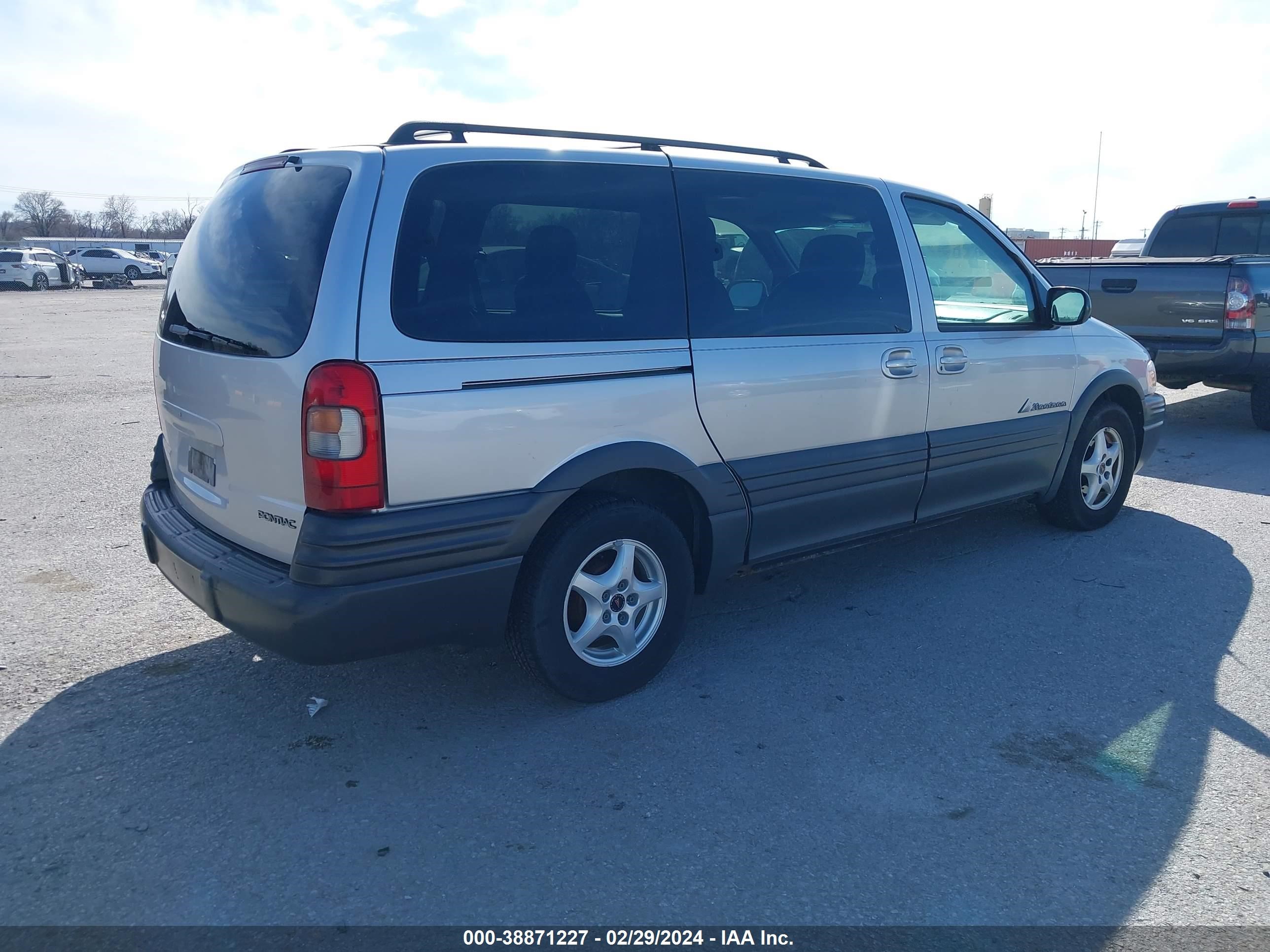 Photo 3 VIN: 1GMDX03E13D263076 - PONTIAC MONTANA 