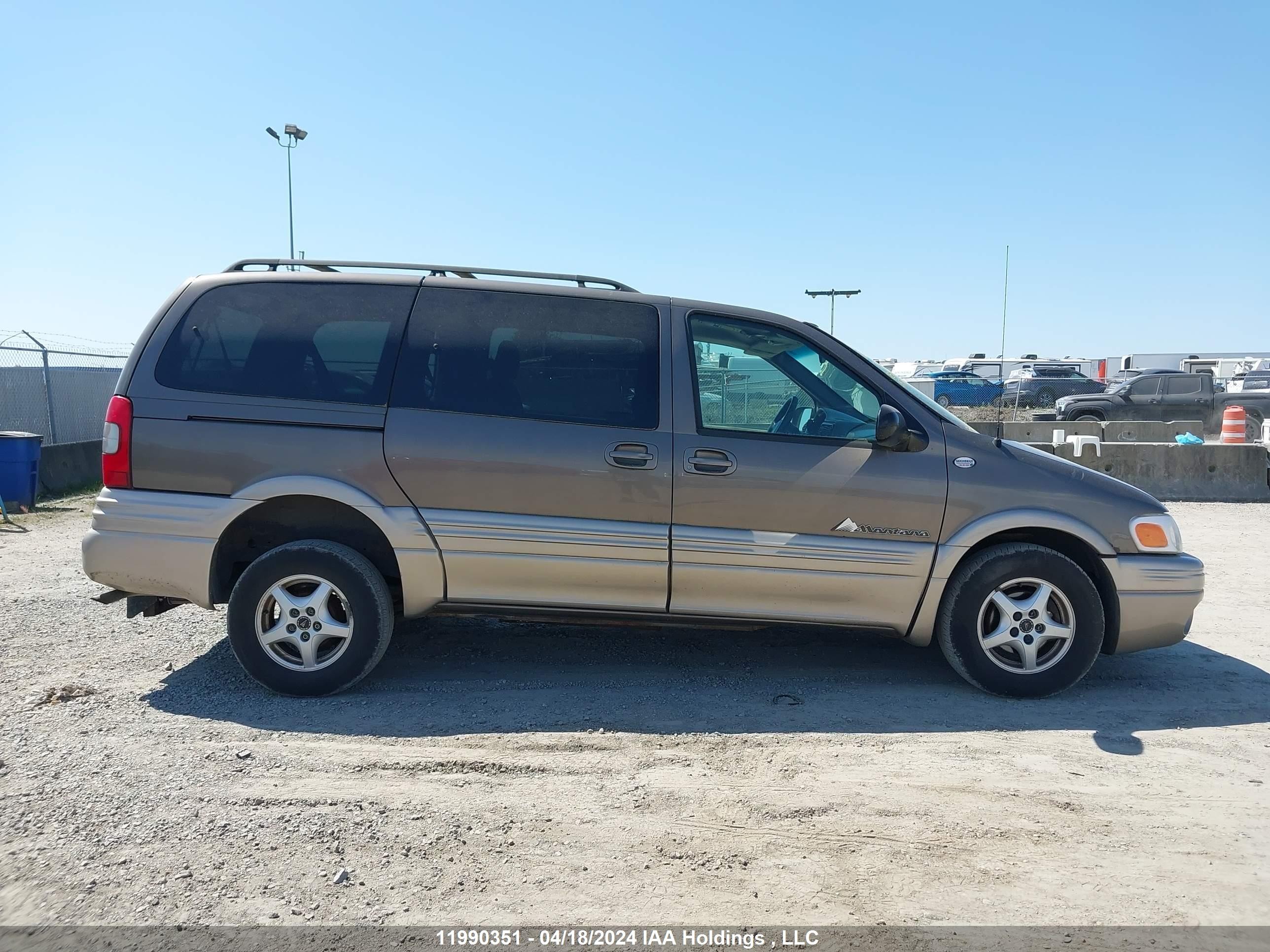 Photo 12 VIN: 1GMDX03E22D254952 - PONTIAC MONTANA 