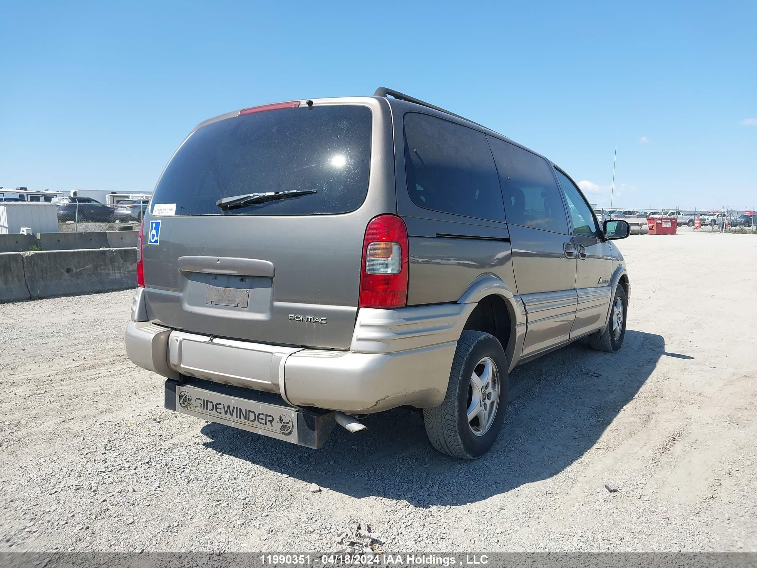 Photo 3 VIN: 1GMDX03E22D254952 - PONTIAC MONTANA 