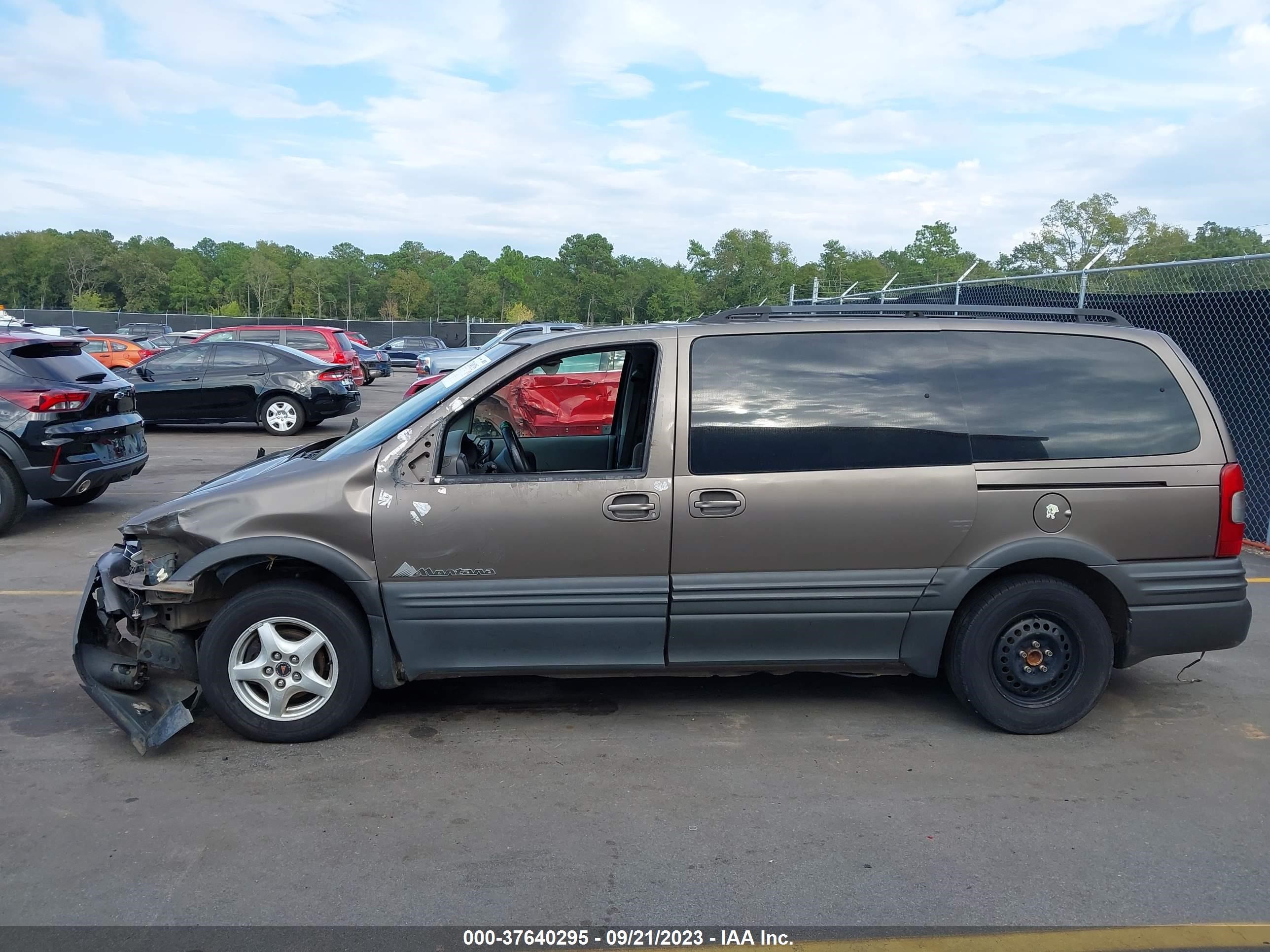 Photo 13 VIN: 1GMDX03E24D220450 - PONTIAC MONTANA 