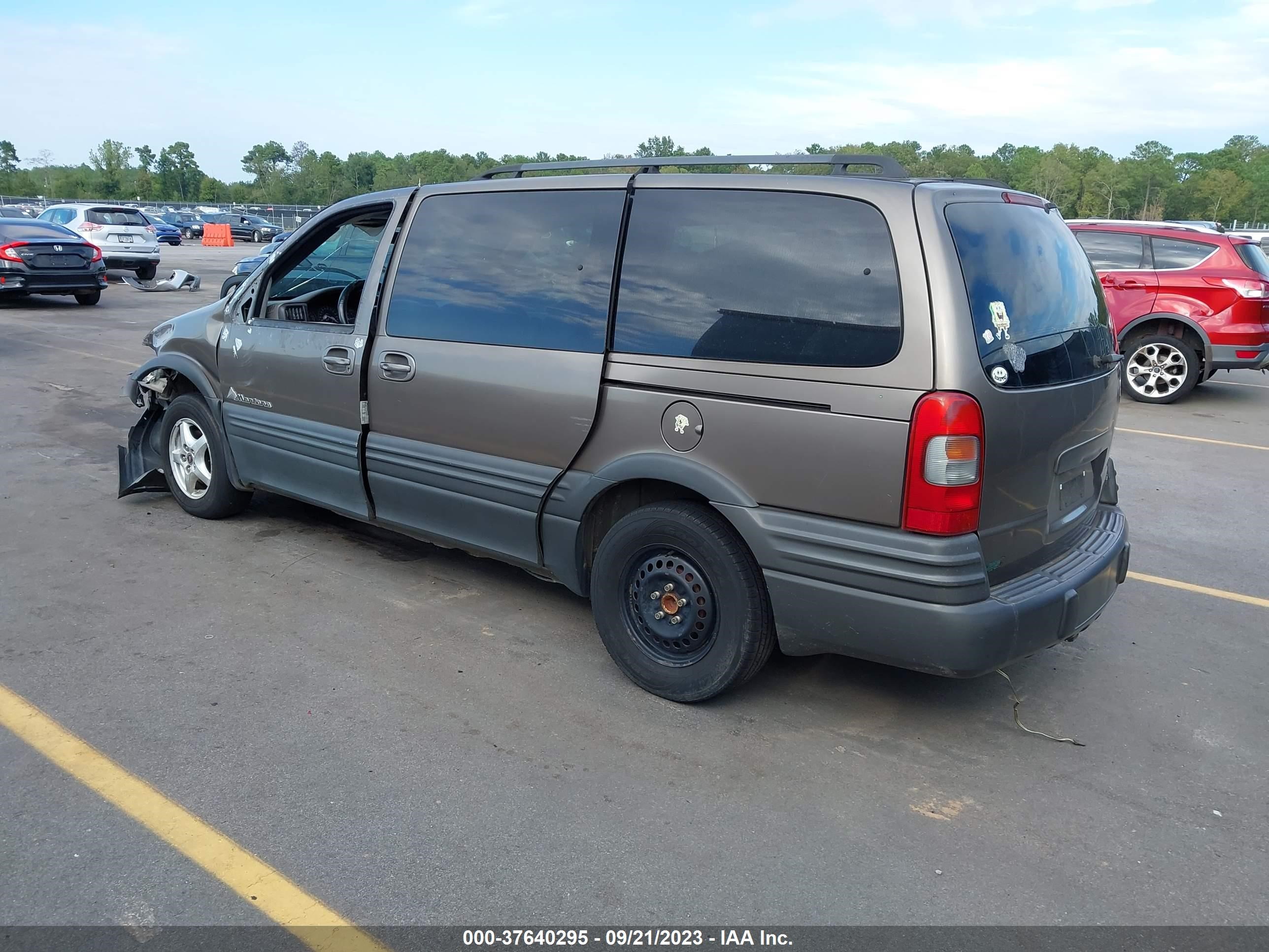 Photo 2 VIN: 1GMDX03E24D220450 - PONTIAC MONTANA 