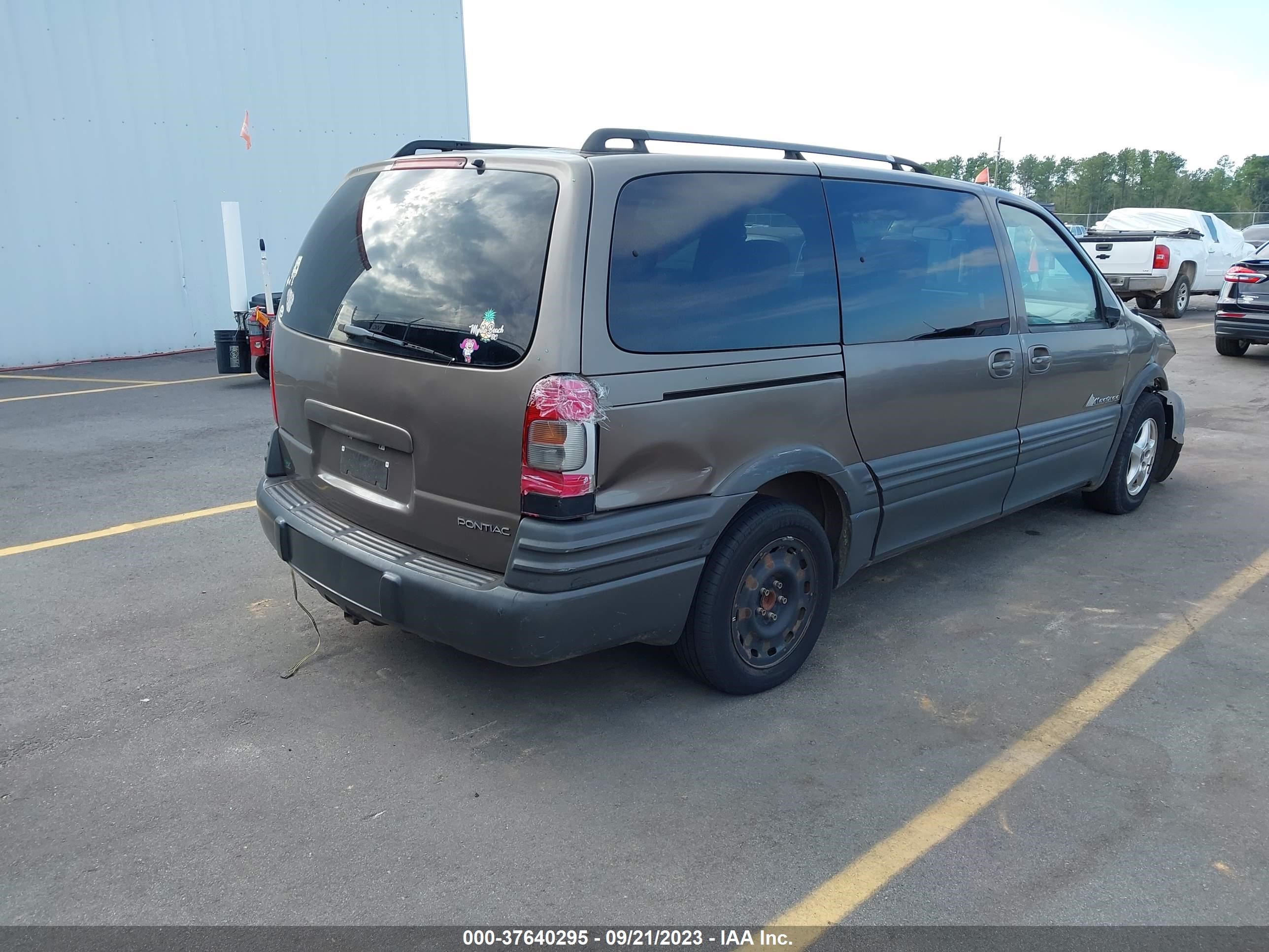 Photo 3 VIN: 1GMDX03E24D220450 - PONTIAC MONTANA 